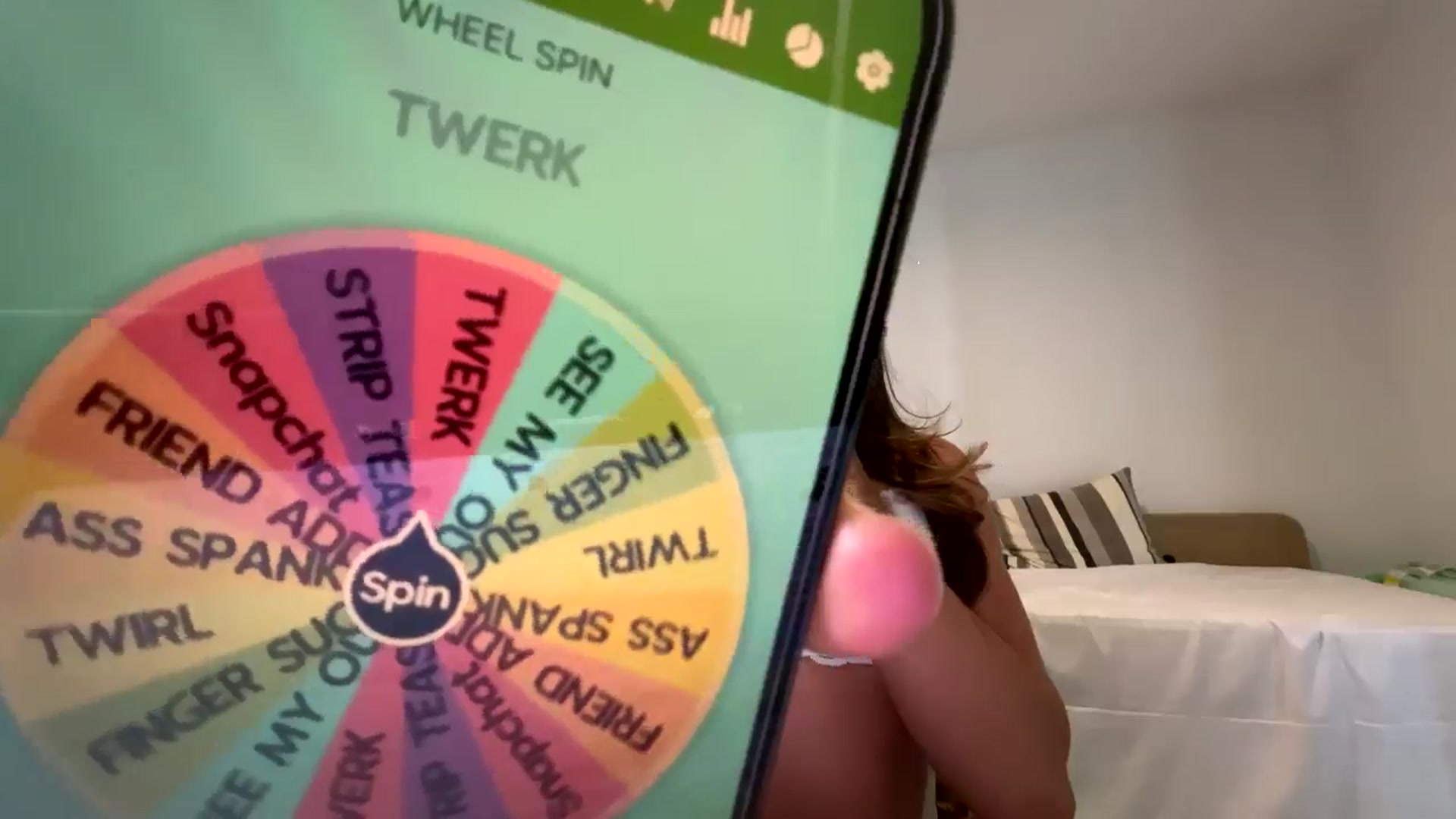 Gallery image thumbnail from English_Lola's myfreecams stream on, 04/08/2026, 08:07 image 19 of 20