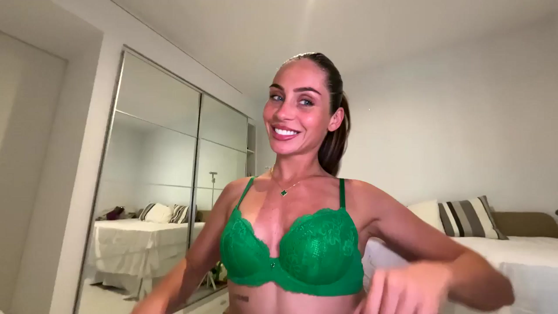Gallery image thumbnail from English_Lola's myfreecams stream on, 04/09/2026, 18:12 image 8 of 20