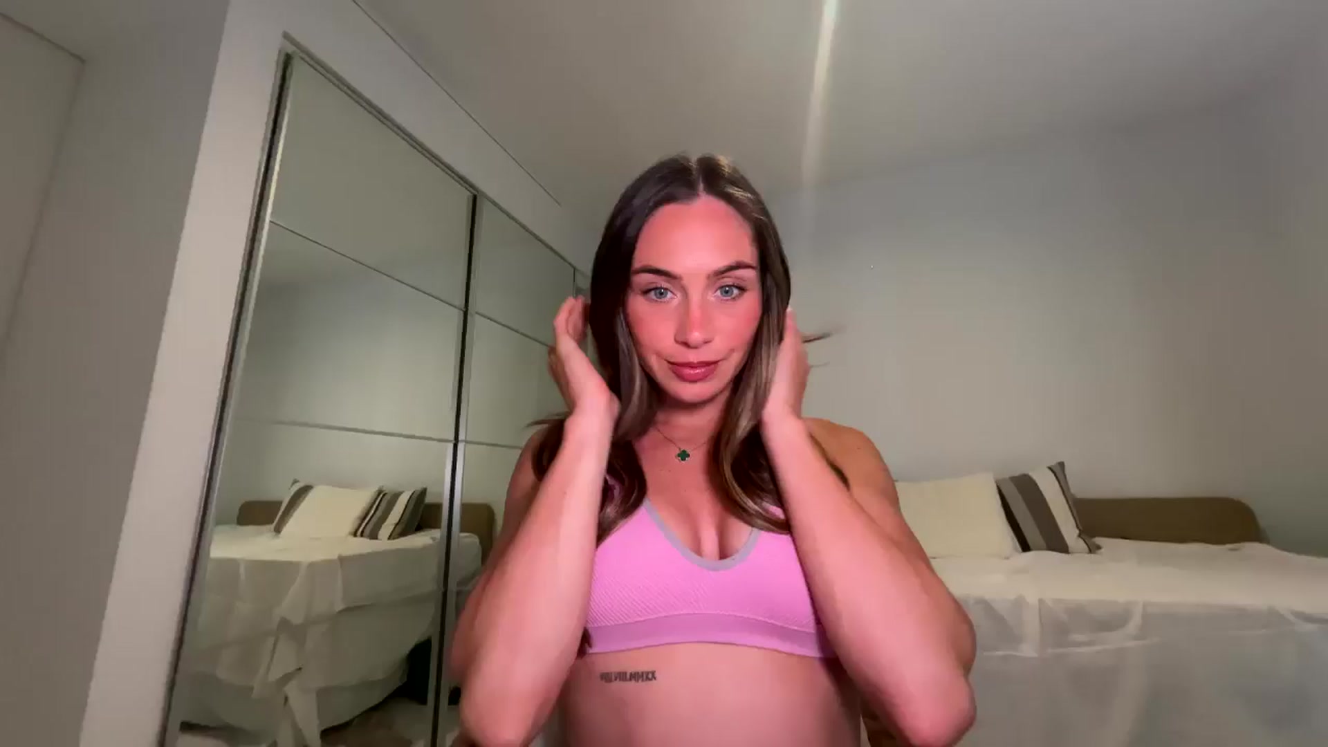 Gallery image thumbnail from English_Lola's myfreecams stream on, 04/12/2026, 15:33 image 12 of 20