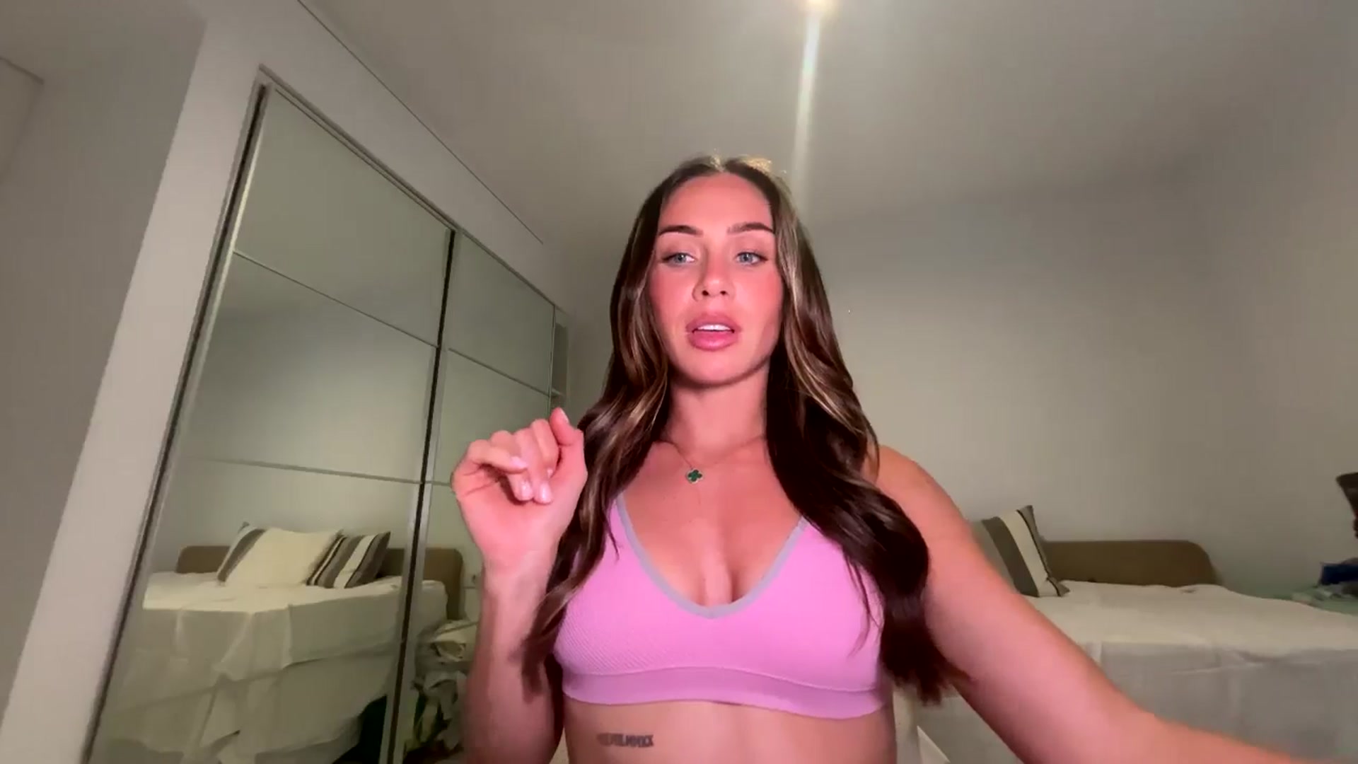 Gallery image thumbnail from English_Lola's myfreecams stream on, 04/12/2026, 17:12 image 19 of 20