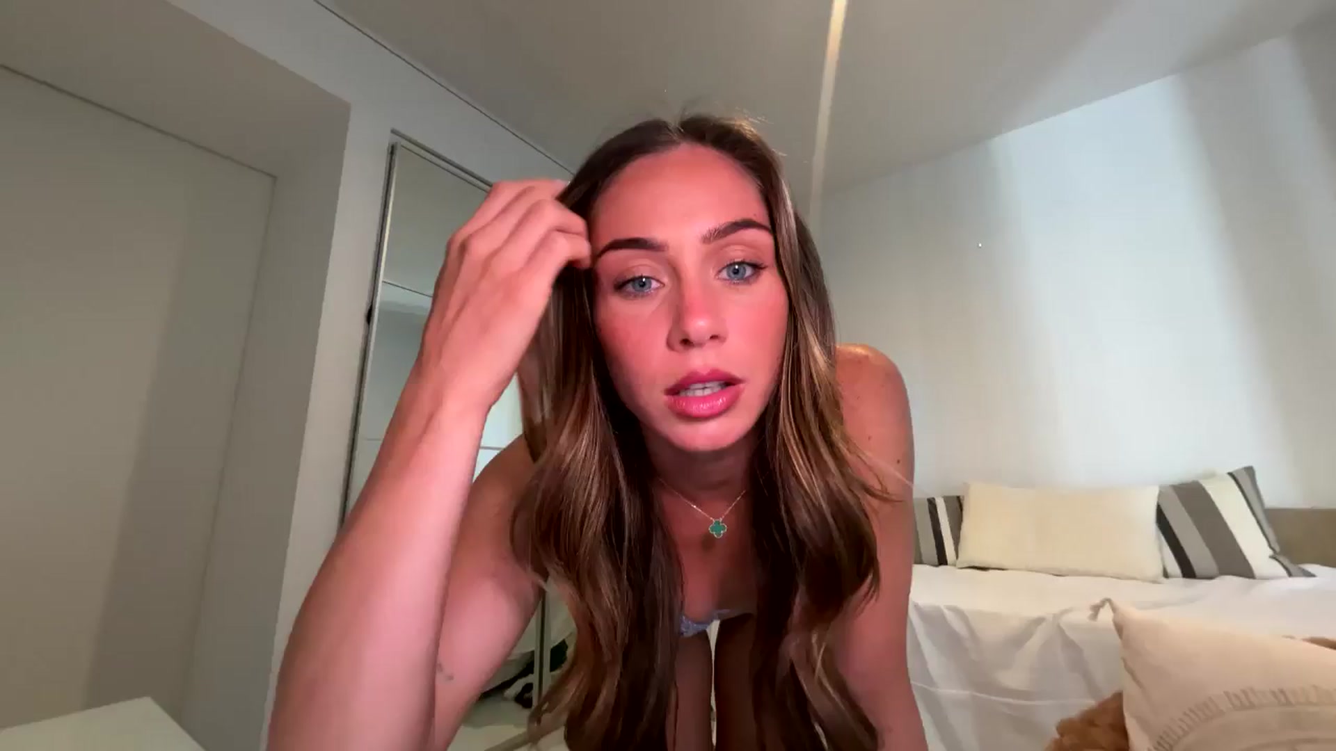 Gallery image thumbnail from English_Lola's myfreecams stream on, 04/14/2026, 12:08 image 5 of 20