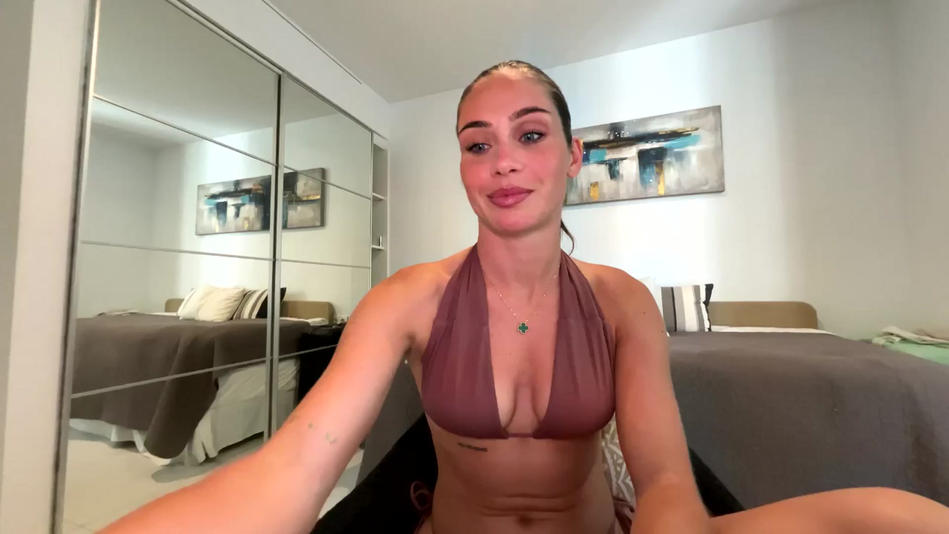Gallery image thumbnail from English_Lola's myfreecams stream on, 04/26/2026, 11:43 image 19 of 20