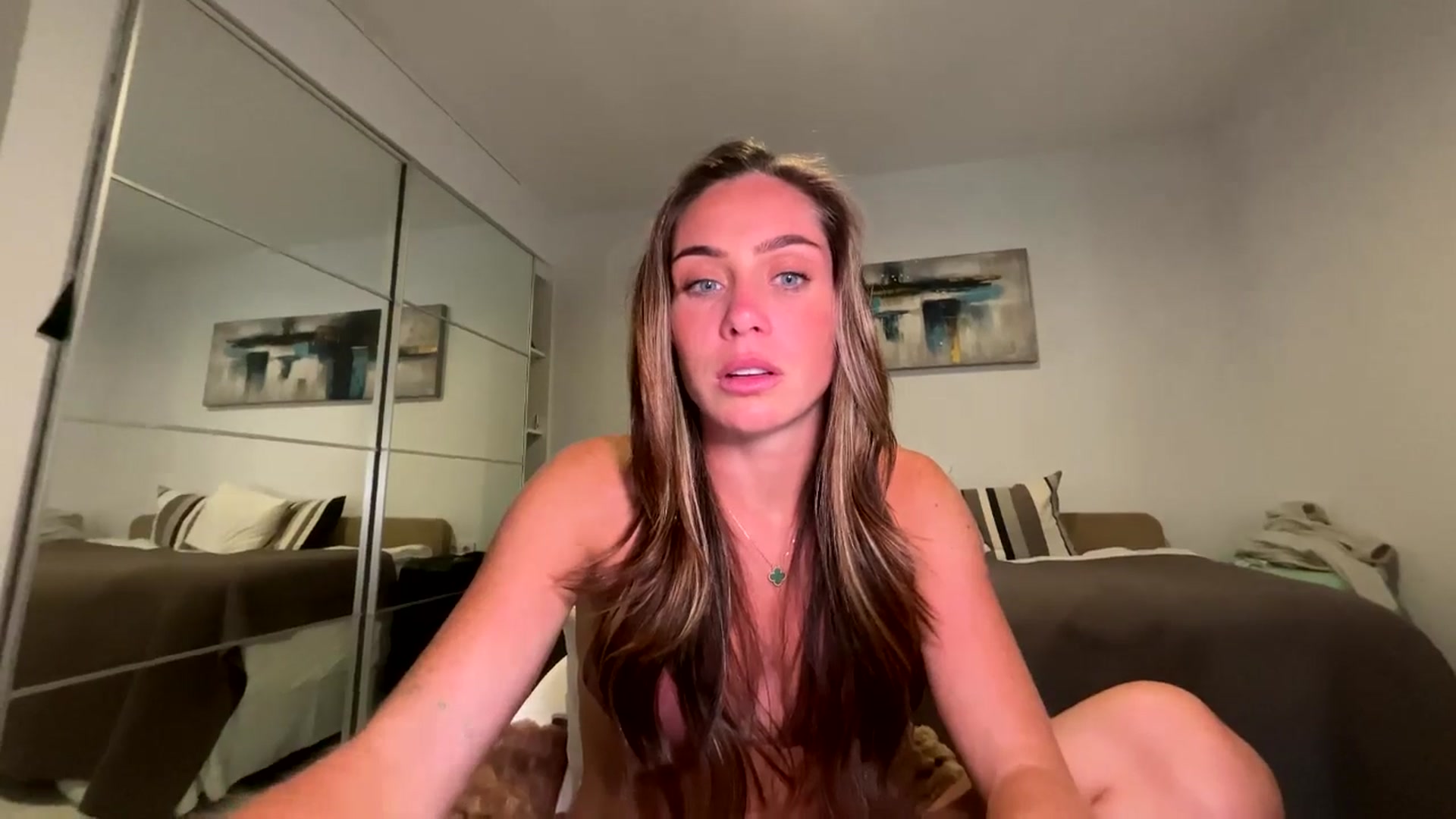 Gallery image thumbnail from English_Lola's myfreecams stream on, 04/30/2026, 18:08 image 19 of 20