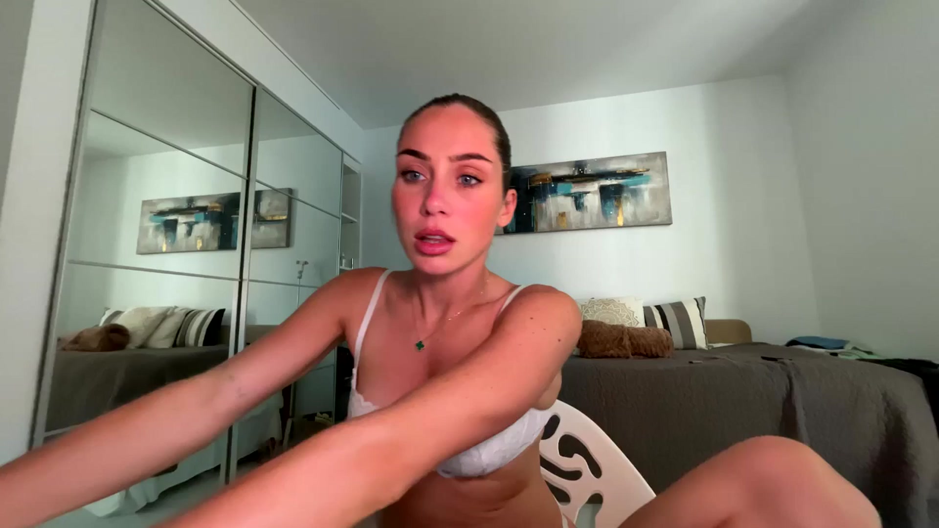 Gallery image thumbnail from English_Lola's myfreecams stream on, 05/05/2026, 15:13 image 17 of 20