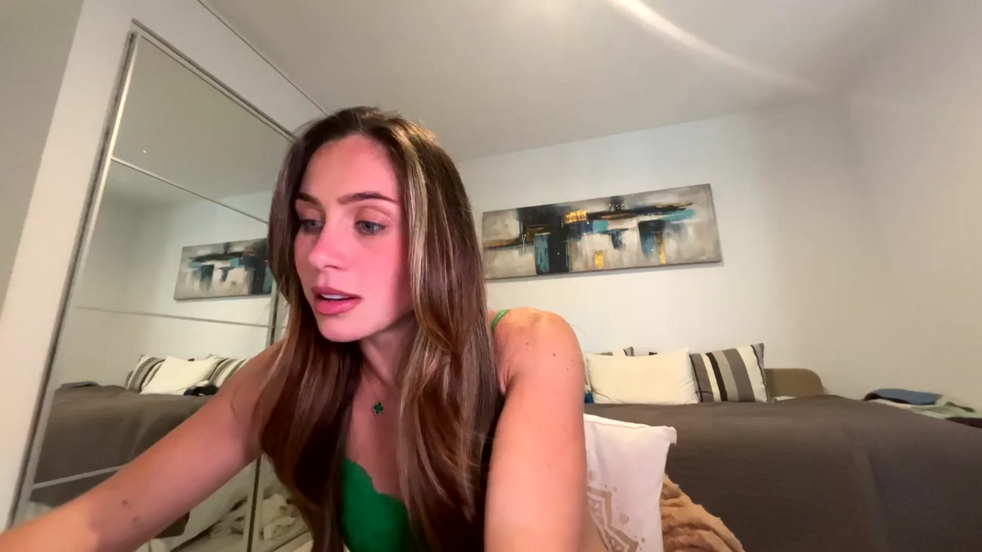 Gallery image thumbnail from English_Lola's myfreecams stream on, 05/07/2026, 13:44 image 10 of 20