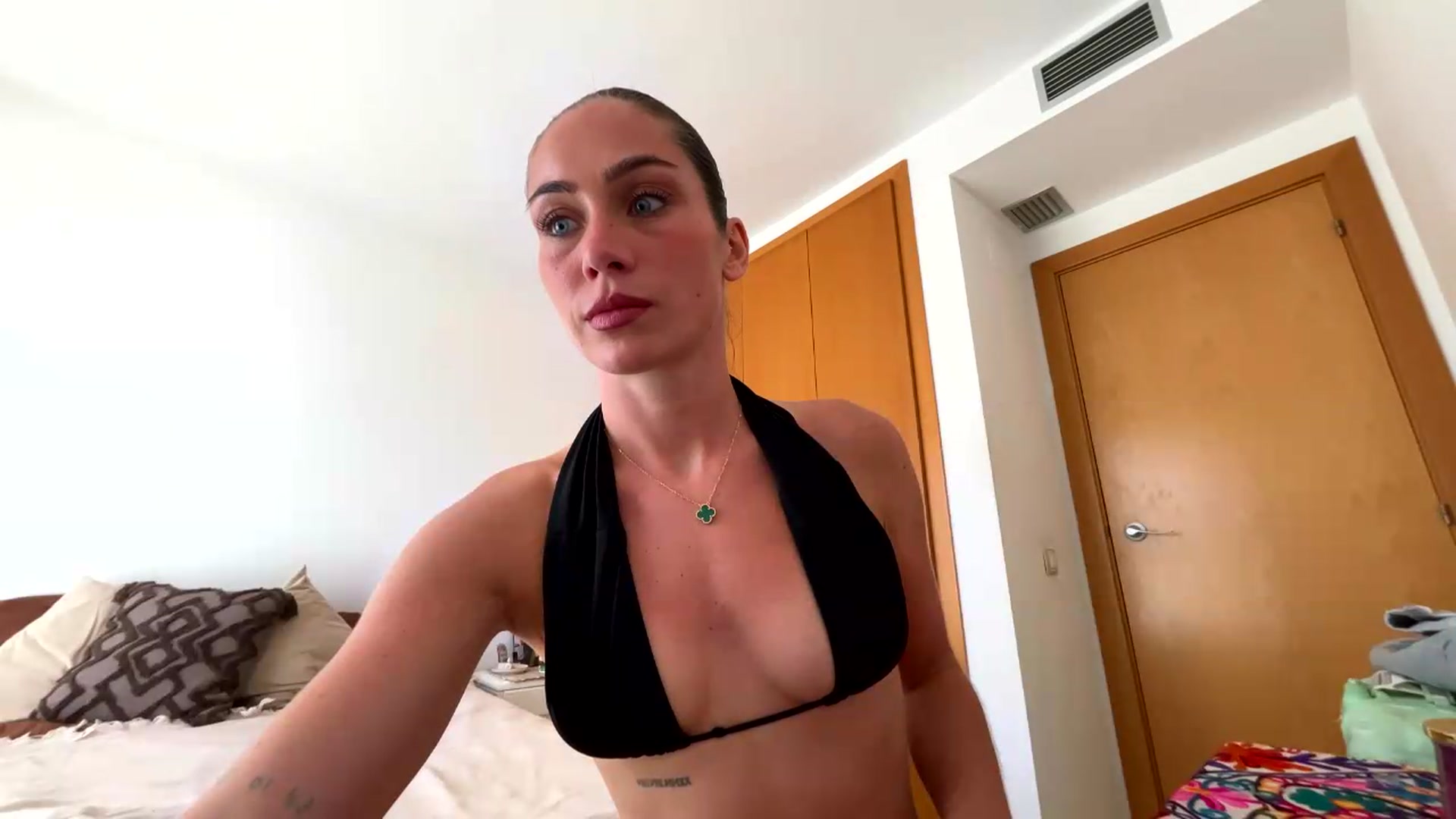 Gallery image thumbnail from English_Lola's myfreecams stream on, 05/21/2026, 10:01 image 20 of 20