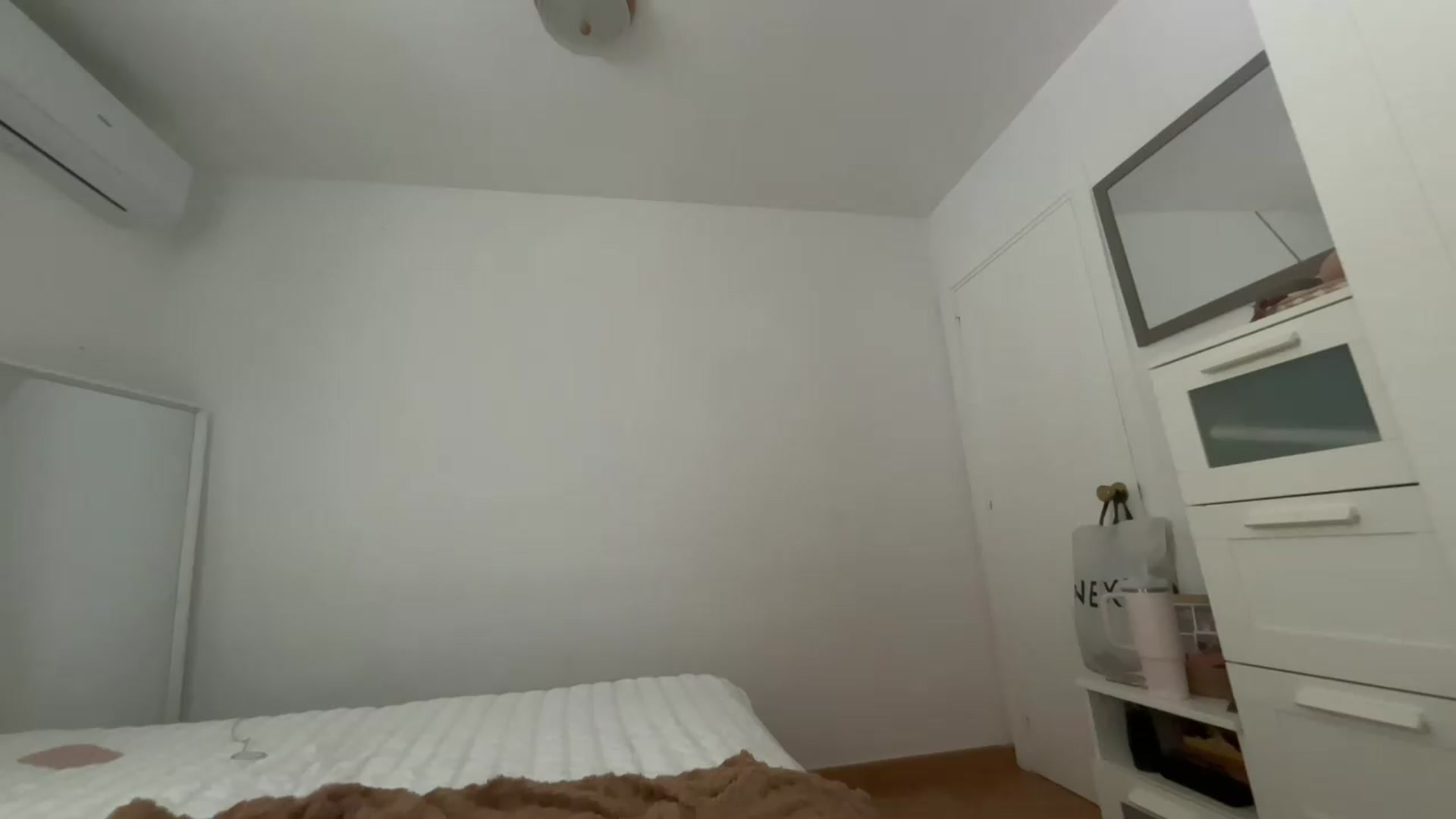 Gallery image thumbnail from English_Lola's myfreecams stream on, 06/04/2026, 08:06 image 14 of 20