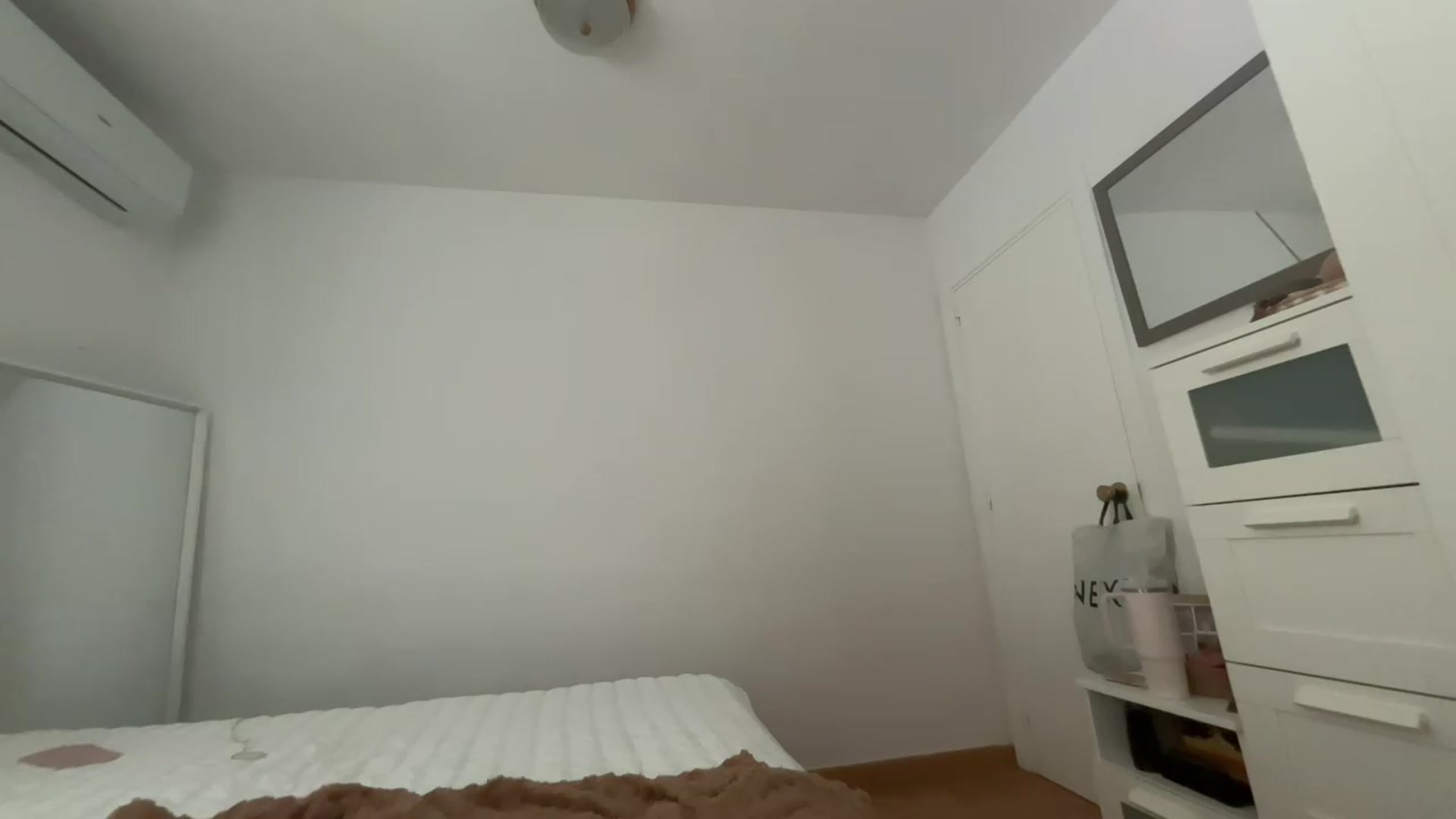 Gallery image thumbnail from English_Lola's myfreecams stream on, 06/04/2026, 08:06 image 13 of 20