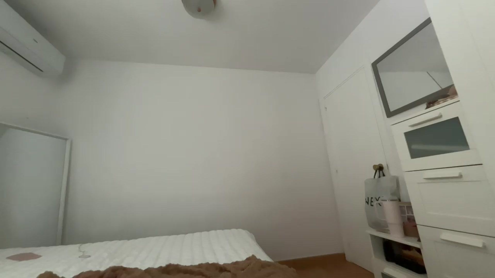 Gallery image thumbnail from English_Lola's myfreecams stream on, 06/04/2026, 08:06 image 12 of 20