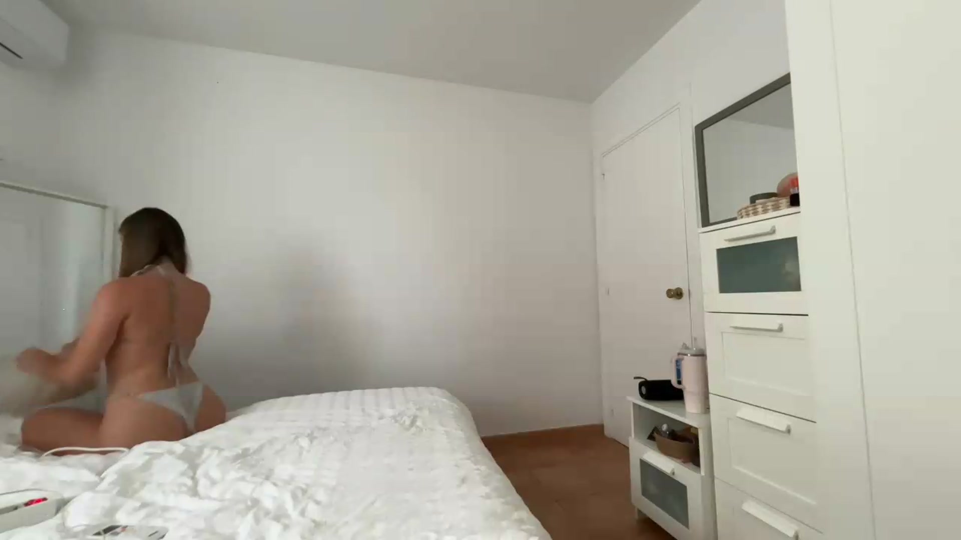 Gallery image thumbnail from English_Lola's myfreecams stream on, 06/26/2026, 07:41 image 9 of 20
