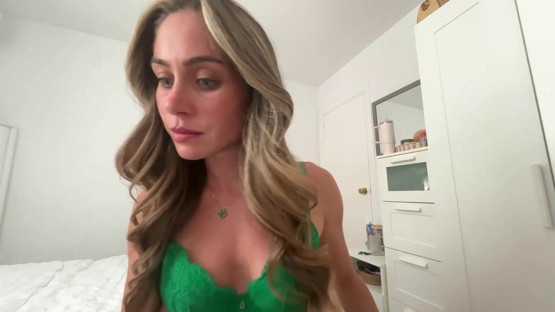 Gallery image thumbnail from English_Lola's myfreecams stream on, 06/27/2026, 12:39 image 18 of 20