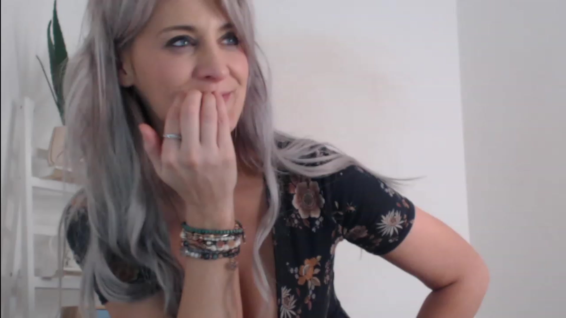 Gallery image thumbnail from English_rose_'s myfreecams stream on, 11/21/2022, 14:35 image 4 of 20