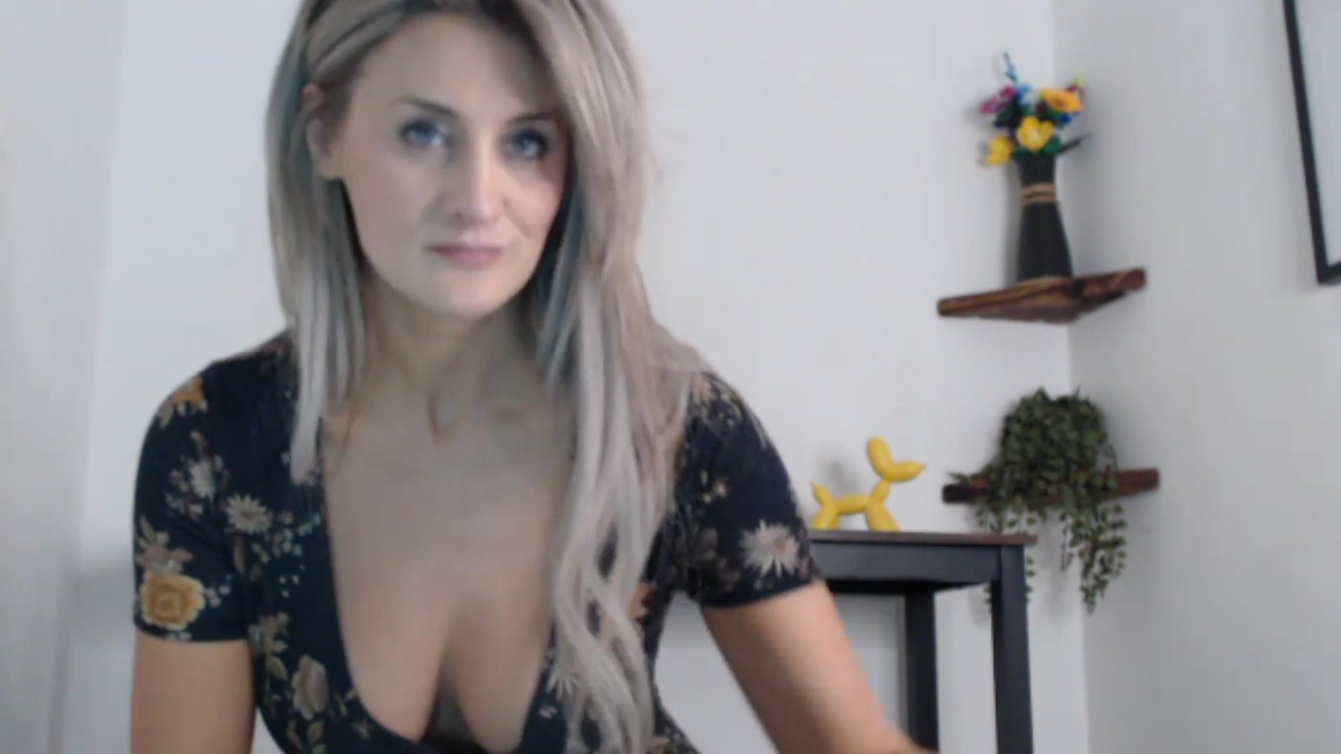 Gallery image thumbnail from English_rose_'s myfreecams stream on, 08/09/2023, 13:14 image 14 of 20