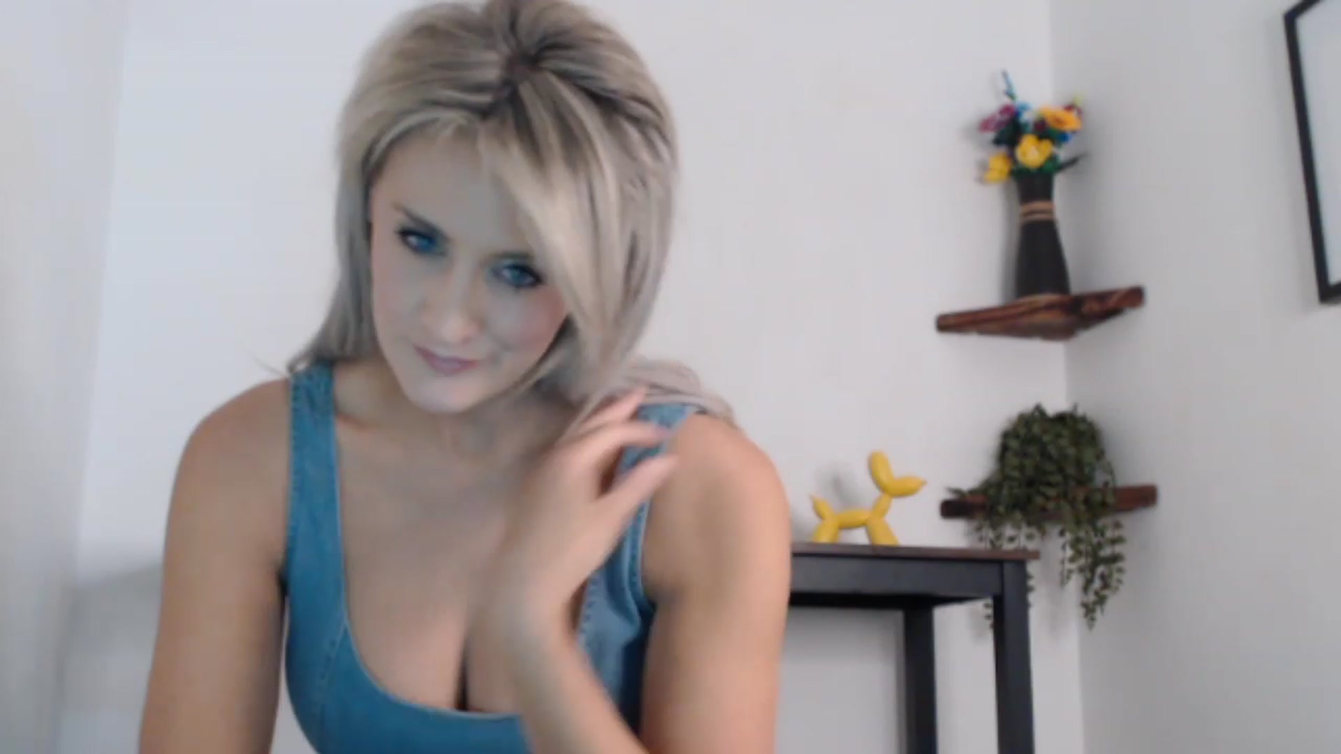 Gallery image thumbnail from English_rose_'s myfreecams stream on, 08/16/2023, 14:00 image 13 of 20