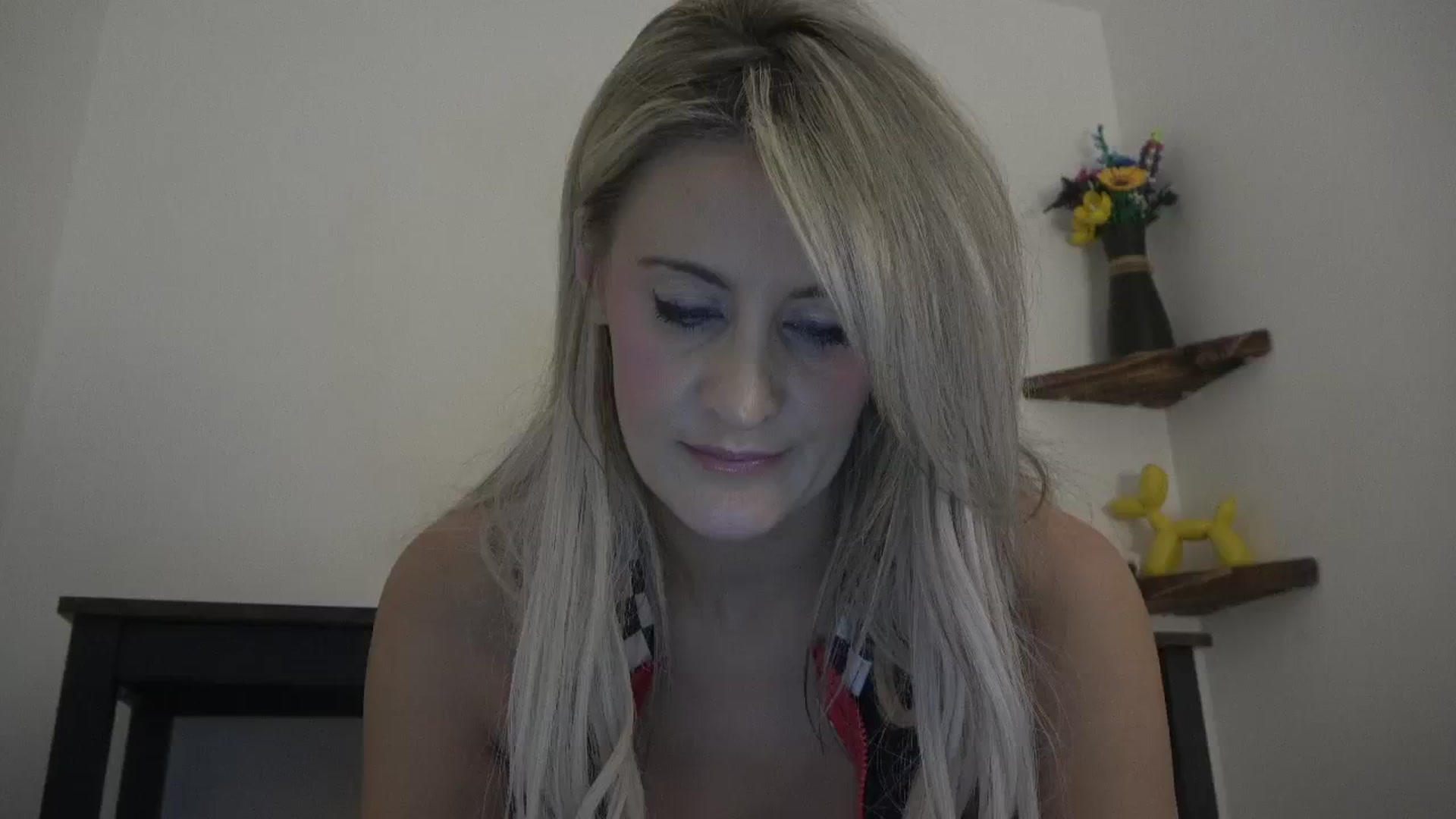 Gallery image thumbnail from English_rose_'s myfreecams stream on, 04/22/2025, 13:36 image 14 of 20