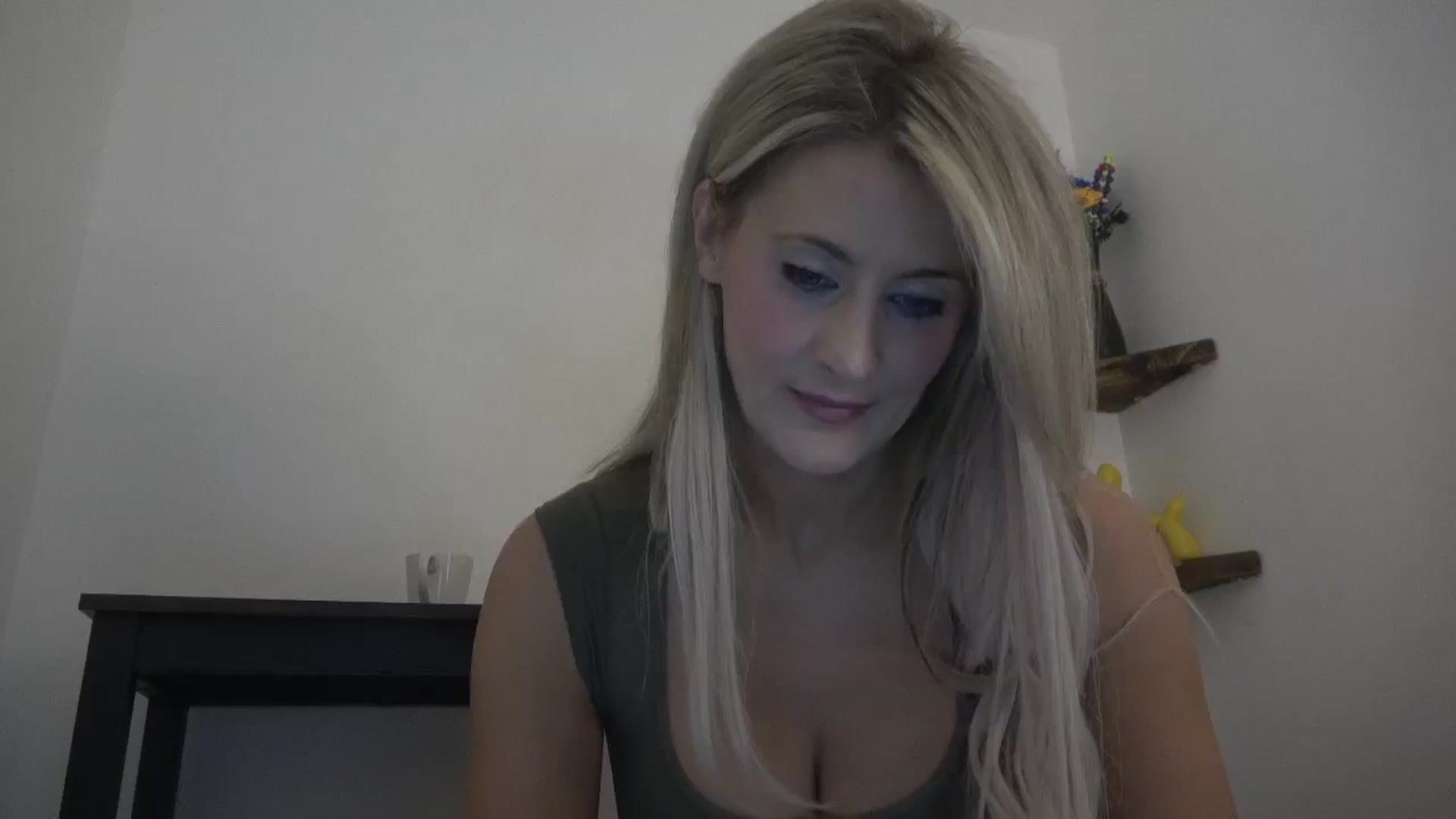 Gallery image thumbnail from English_rose_'s myfreecams stream on, 05/05/2025, 12:39 image 20 of 20