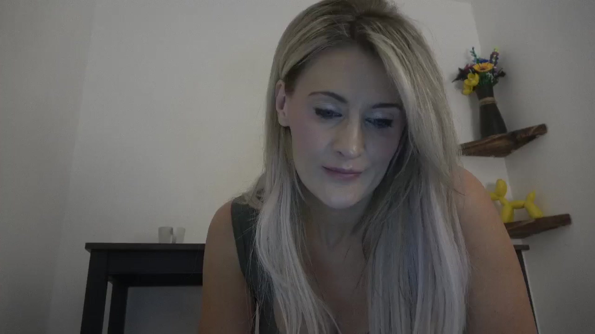 Gallery image thumbnail from English_rose_'s myfreecams stream on, 05/18/2025, 13:38 image 15 of 20