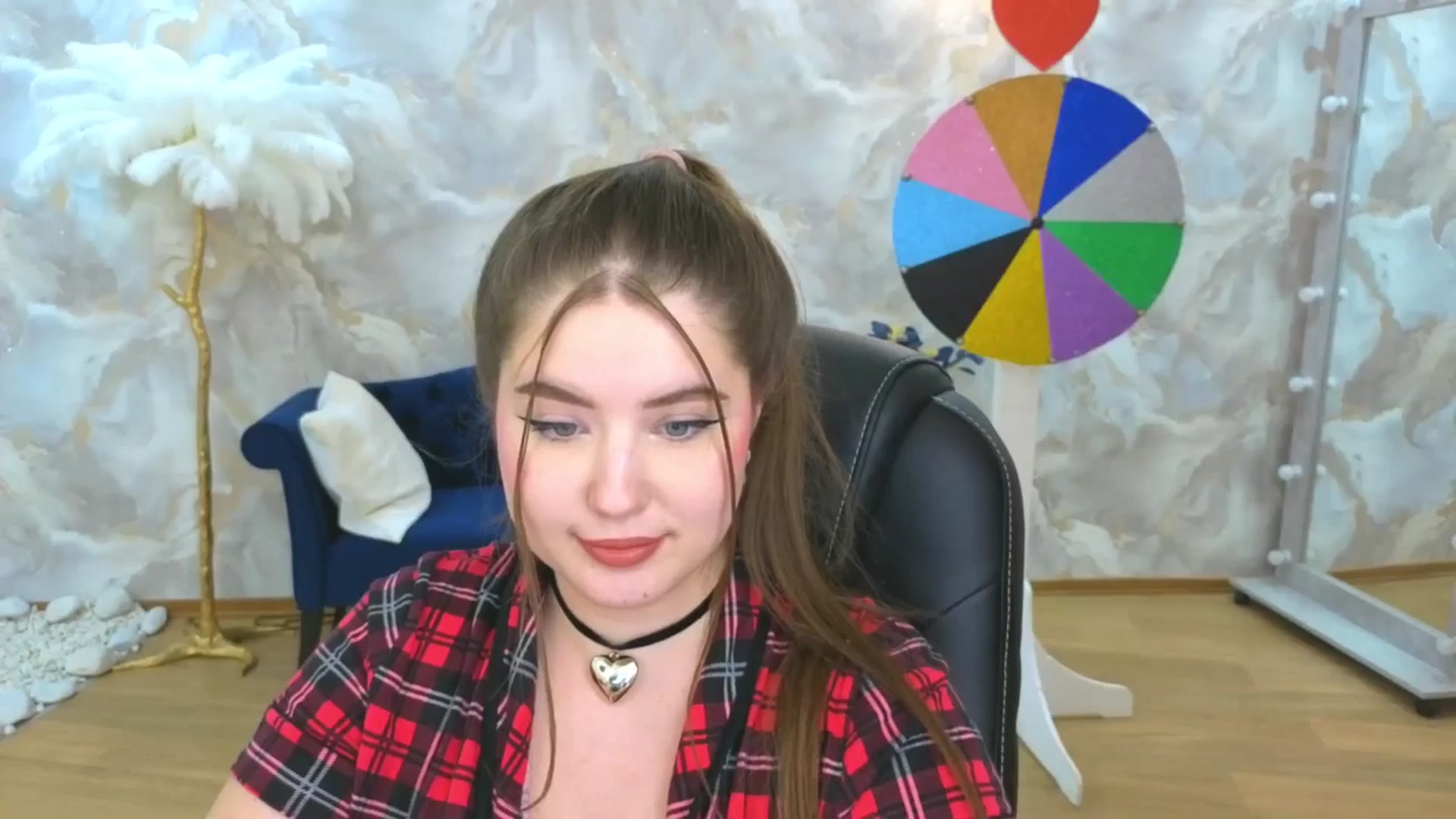 Gallery image thumbnail from EnigmaVeil's myfreecams stream on, 10/05/2025, 09:28 image 5 of 20