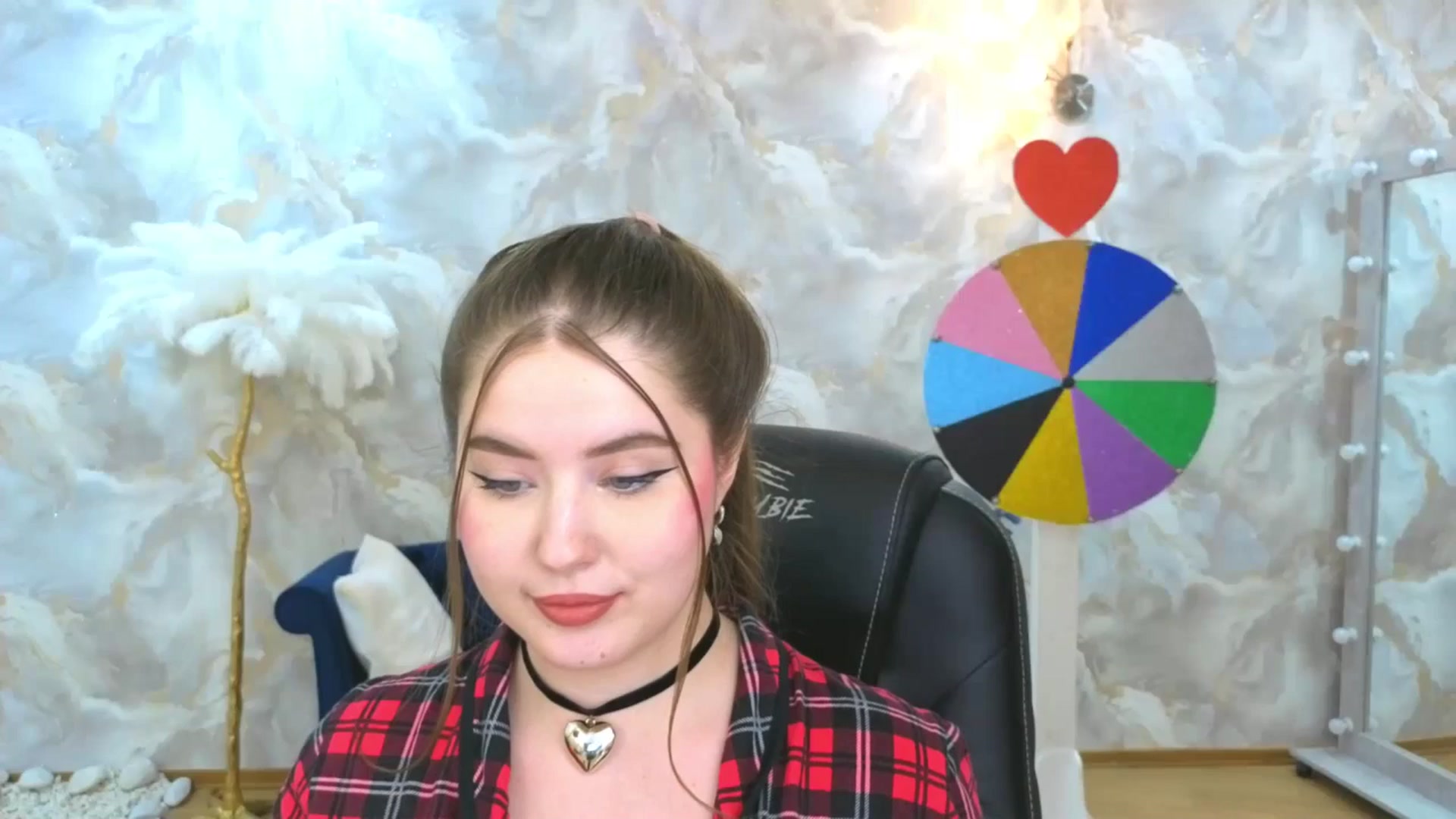 Gallery image thumbnail from EnigmaVeil's myfreecams stream on, 10/05/2025, 09:46 image 4 of 20