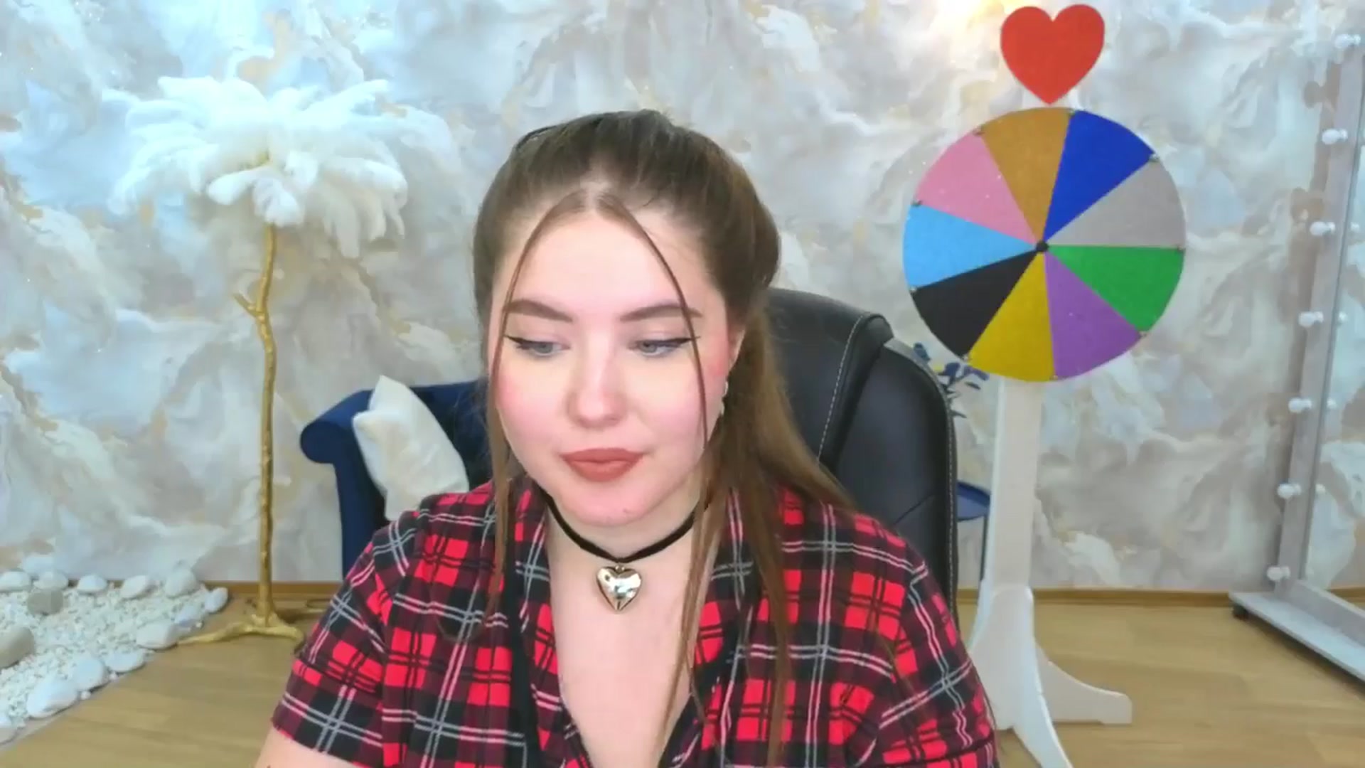 Gallery image thumbnail from EnigmaVeil's myfreecams stream on, 10/05/2025, 11:24 image 11 of 20