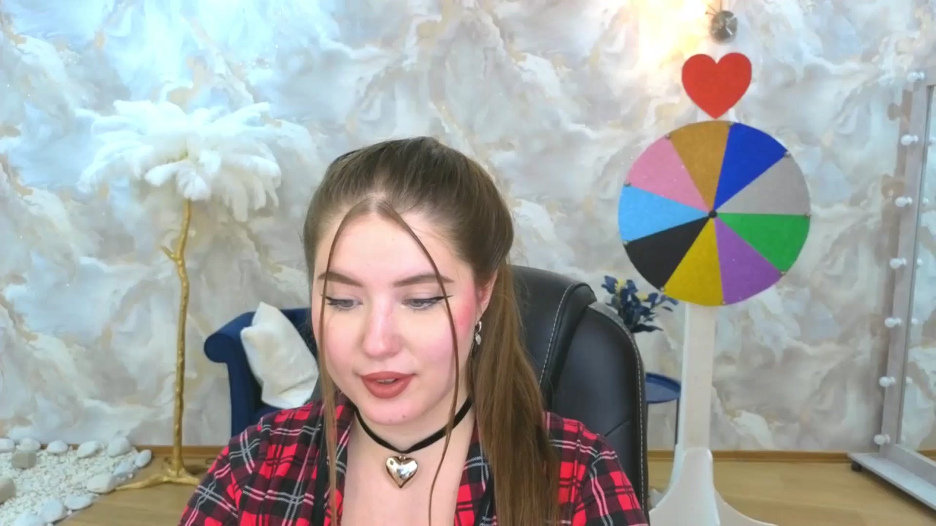 Gallery image thumbnail from EnigmaVeil's myfreecams stream on, 10/05/2025, 11:24 image 17 of 20