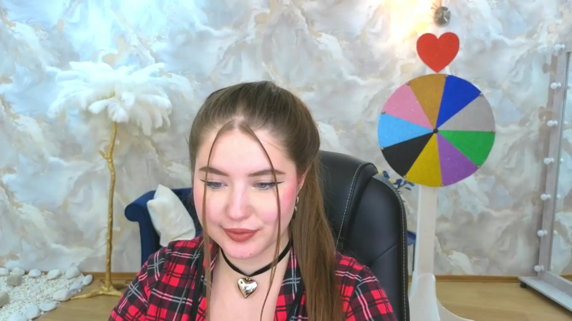 Gallery image thumbnail from EnigmaVeil's myfreecams stream on, 10/05/2025, 11:24 image 16 of 20