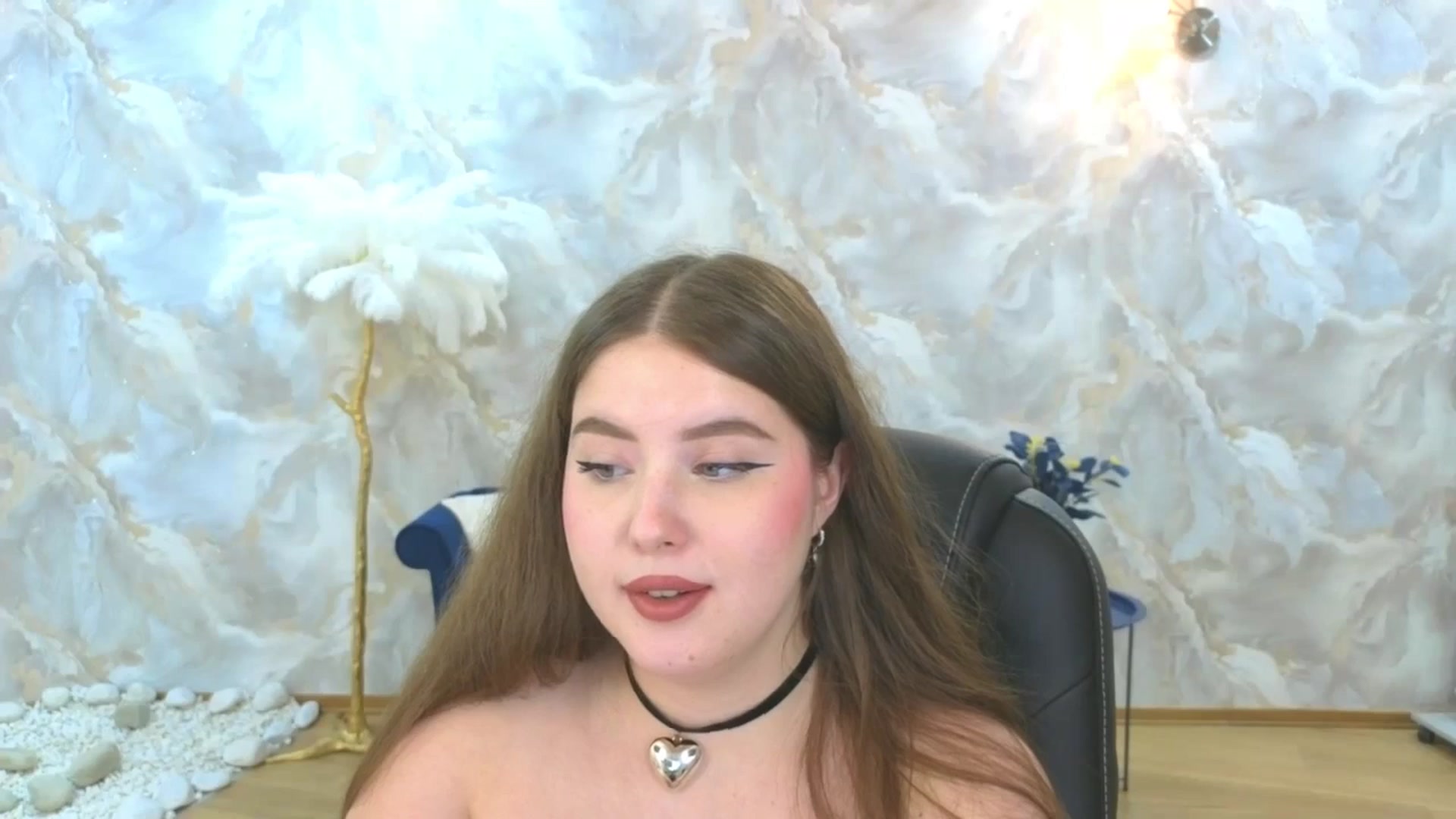 Gallery image thumbnail from EnigmaVeil's myfreecams stream on, 10/07/2025, 11:16 image 3 of 20