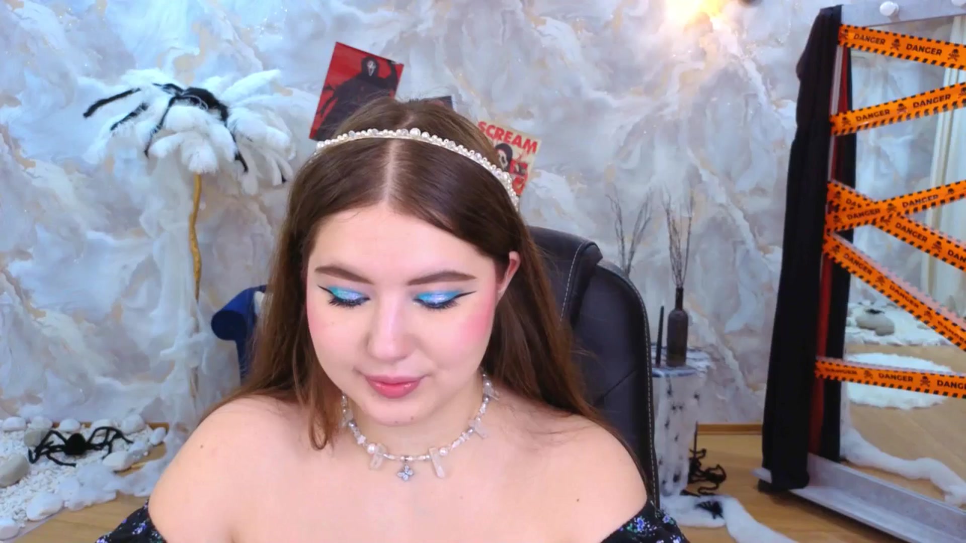 Gallery image thumbnail from EnigmaVeil's myfreecams stream on, 10/24/2025, 19:33 image 13 of 20