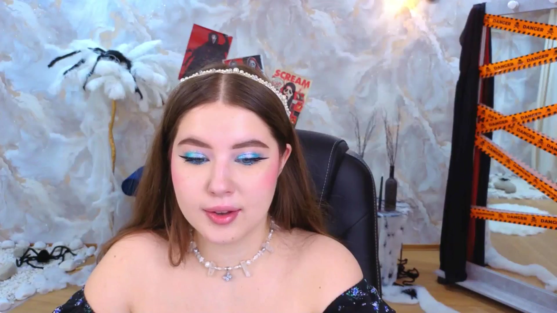 Gallery image thumbnail from EnigmaVeil's myfreecams stream on, 10/24/2025, 19:33 image 14 of 20