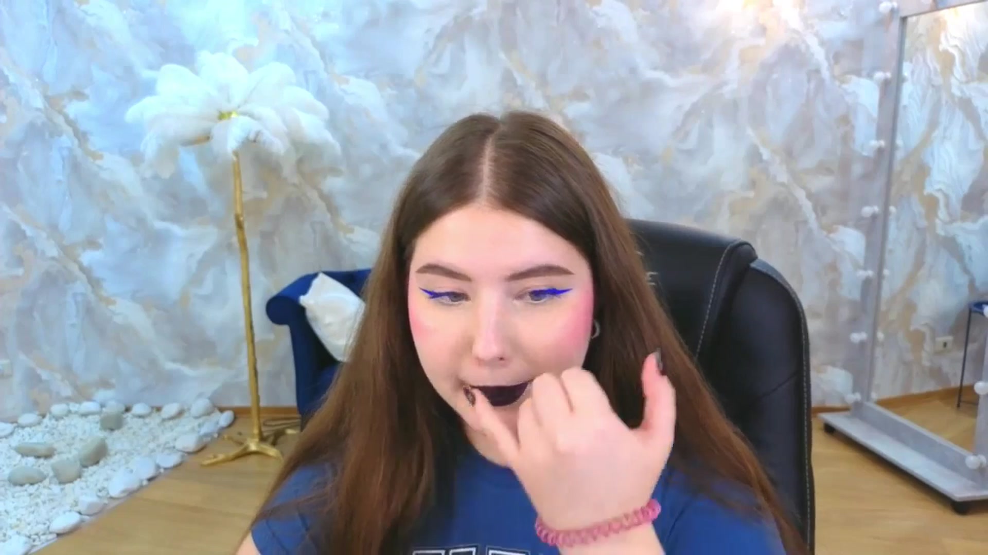 Gallery image thumbnail from EnigmaVeil's myfreecams stream on, 11/19/2025, 07:11 image 17 of 20