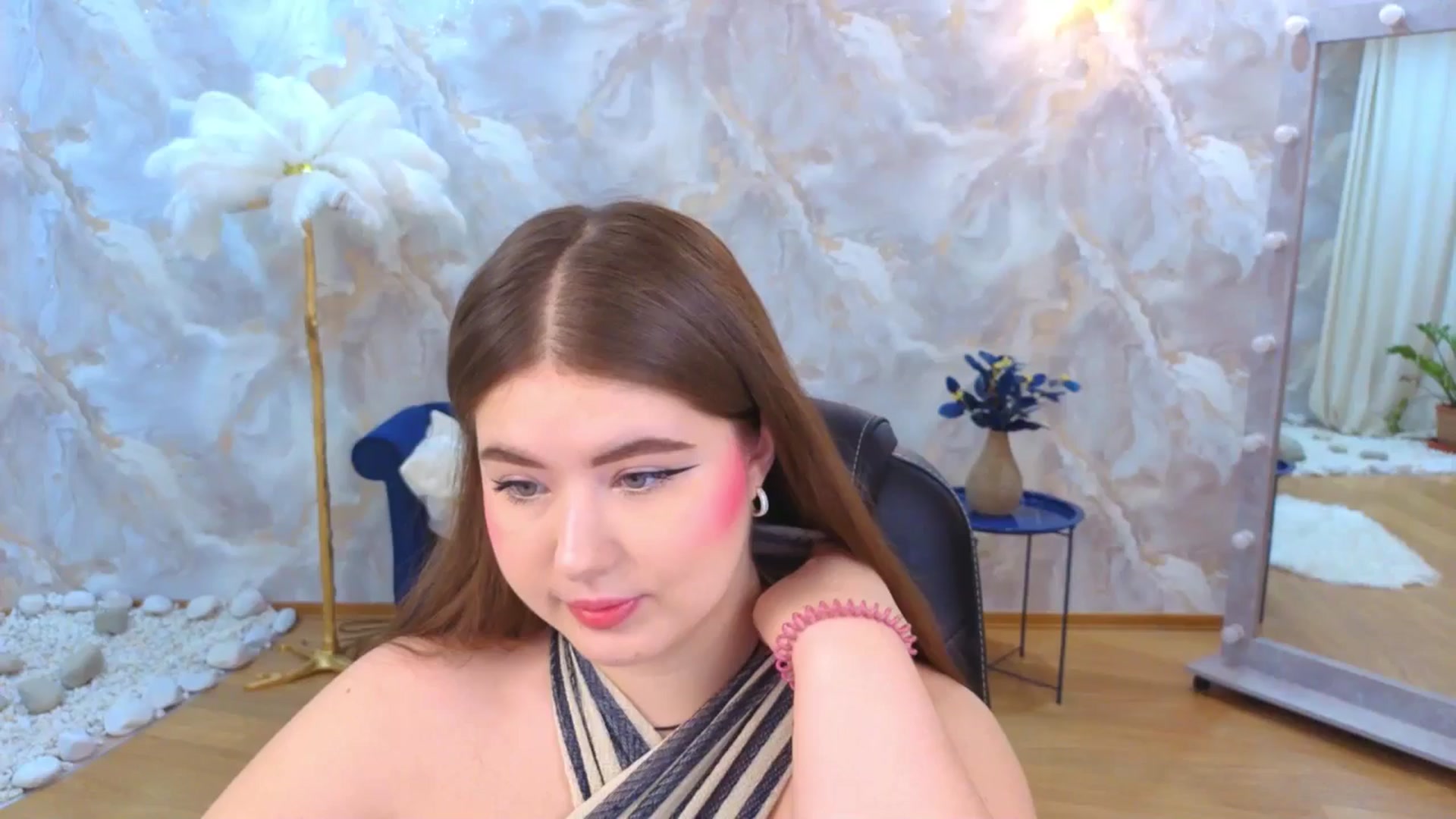 Gallery image thumbnail from EnigmaVeil's myfreecams stream on, 11/23/2025, 19:36 image 1 of 20