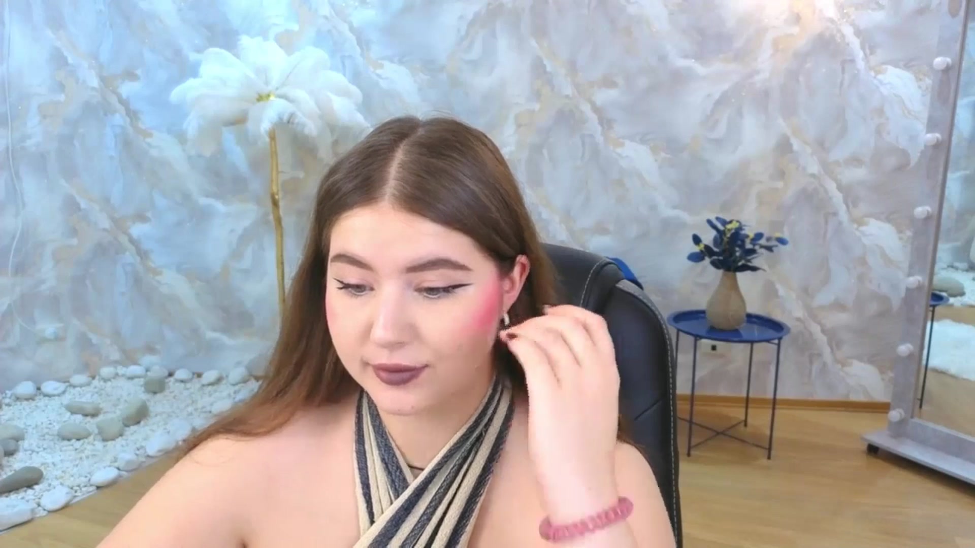 Gallery image thumbnail from EnigmaVeil's myfreecams stream on, 11/23/2025, 20:46 image 7 of 20