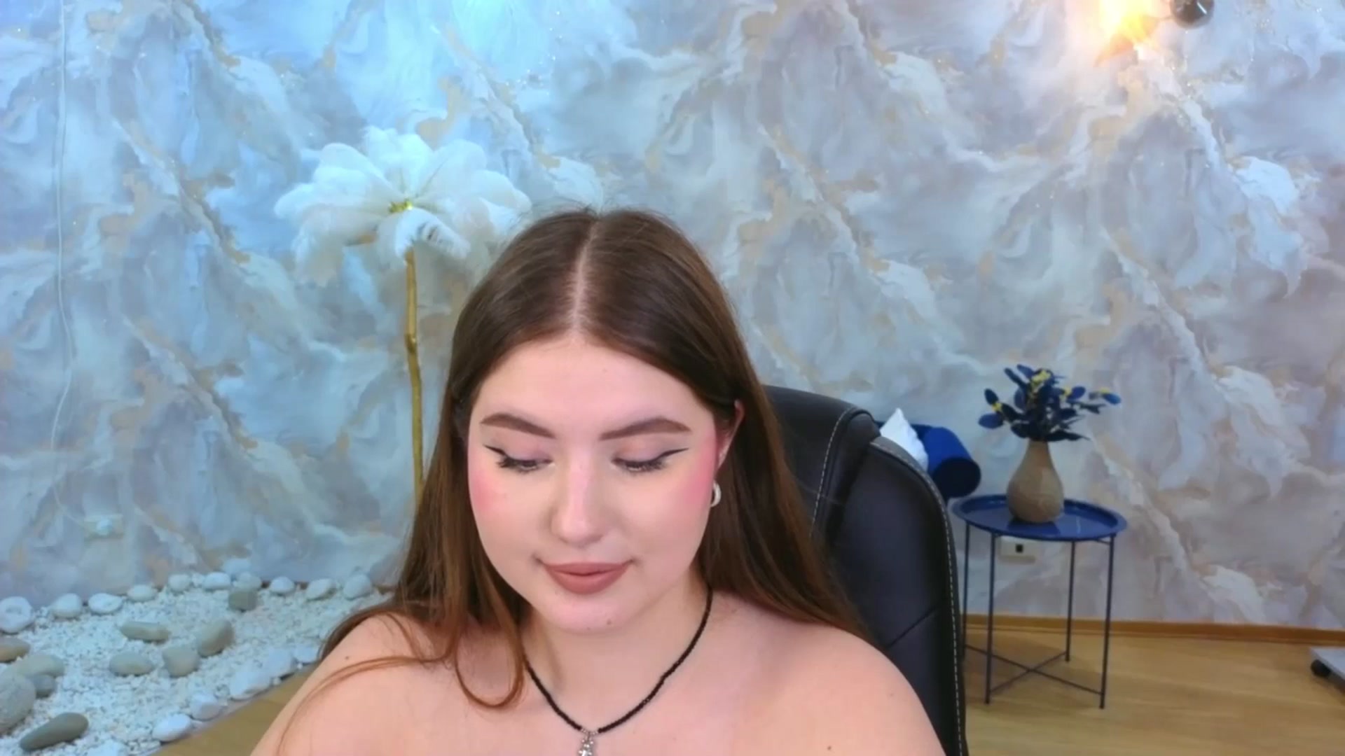 Gallery image thumbnail from EnigmaVeil's myfreecams stream on, 12/03/2025, 09:03 image 15 of 20
