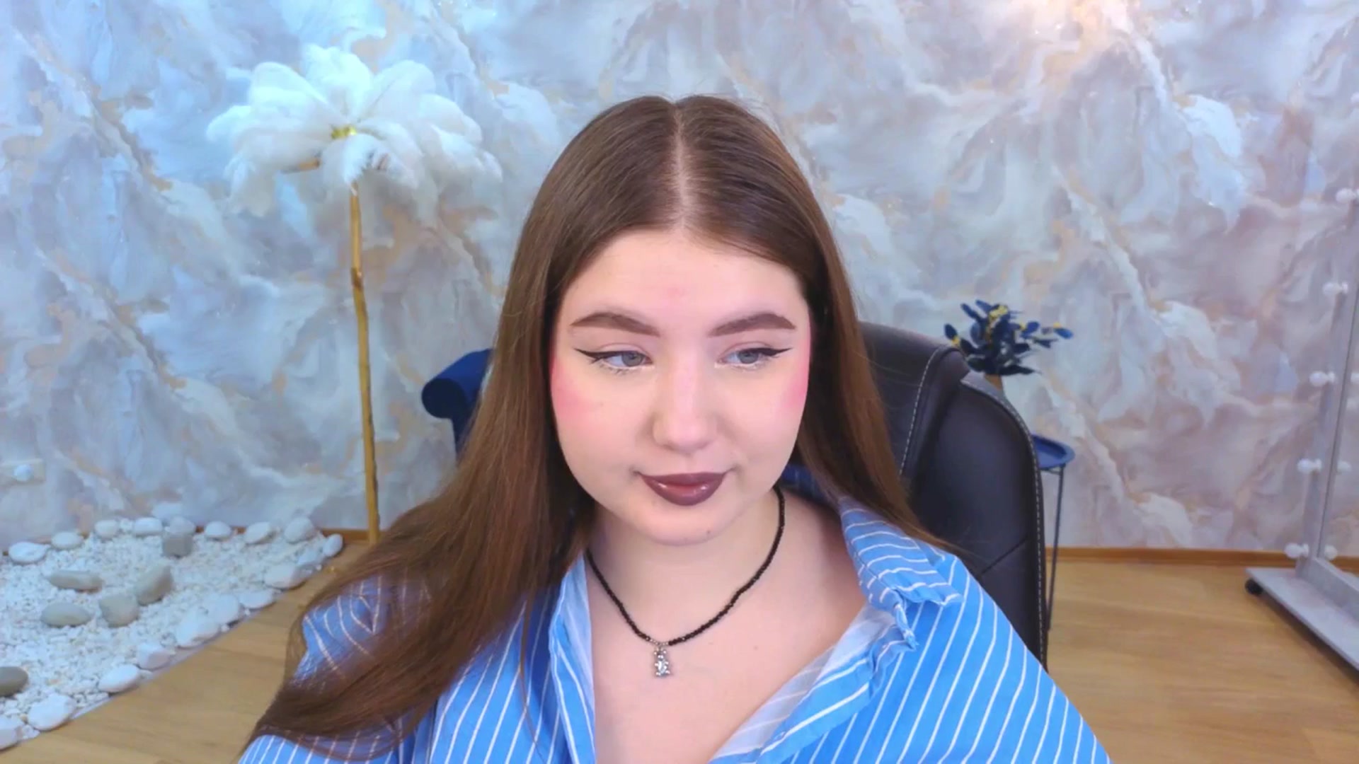 Gallery image thumbnail from EnigmaVeil's myfreecams stream on, 12/05/2025, 19:39 image 3 of 20