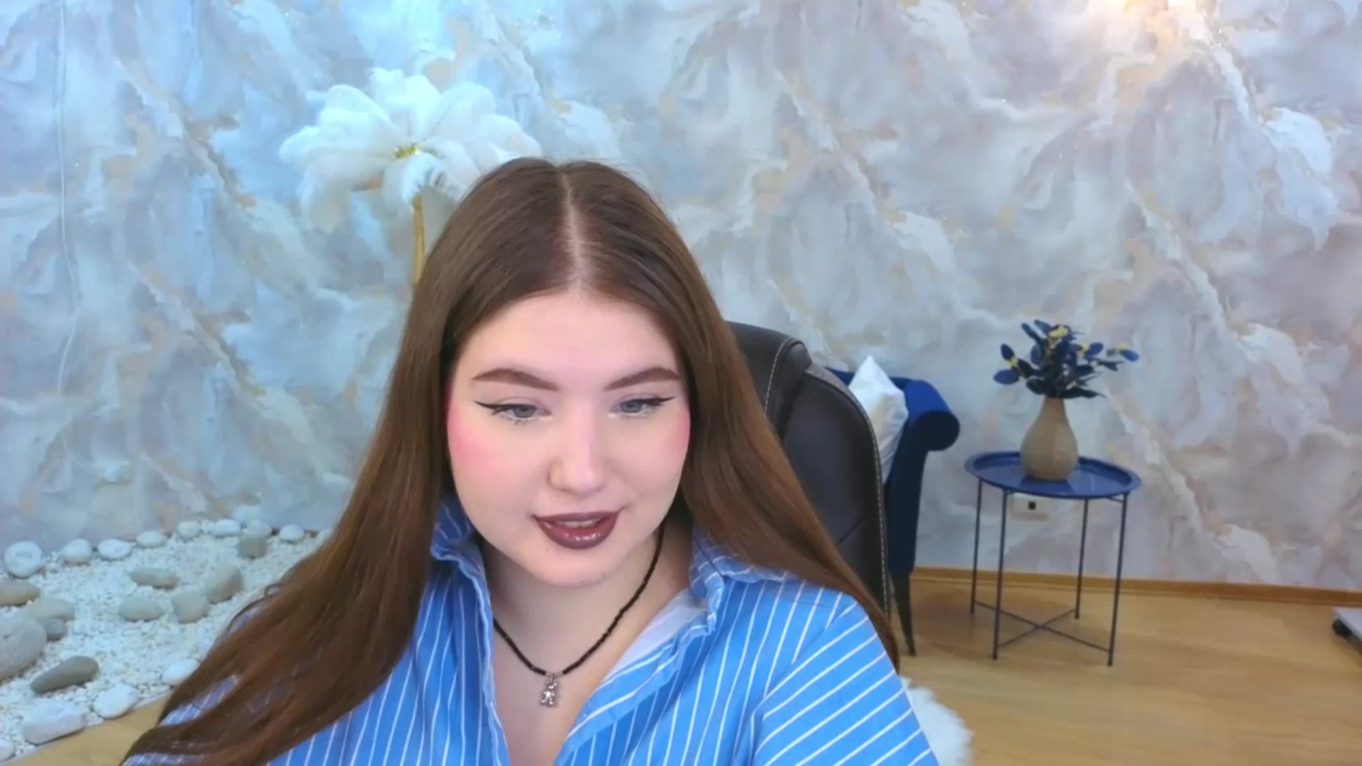 Gallery image thumbnail from EnigmaVeil's myfreecams stream on, 12/05/2025, 19:39 image 16 of 20