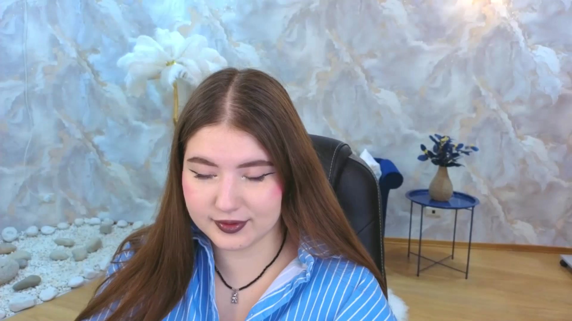 Gallery image thumbnail from EnigmaVeil's myfreecams stream on, 12/05/2025, 19:39 image 17 of 20