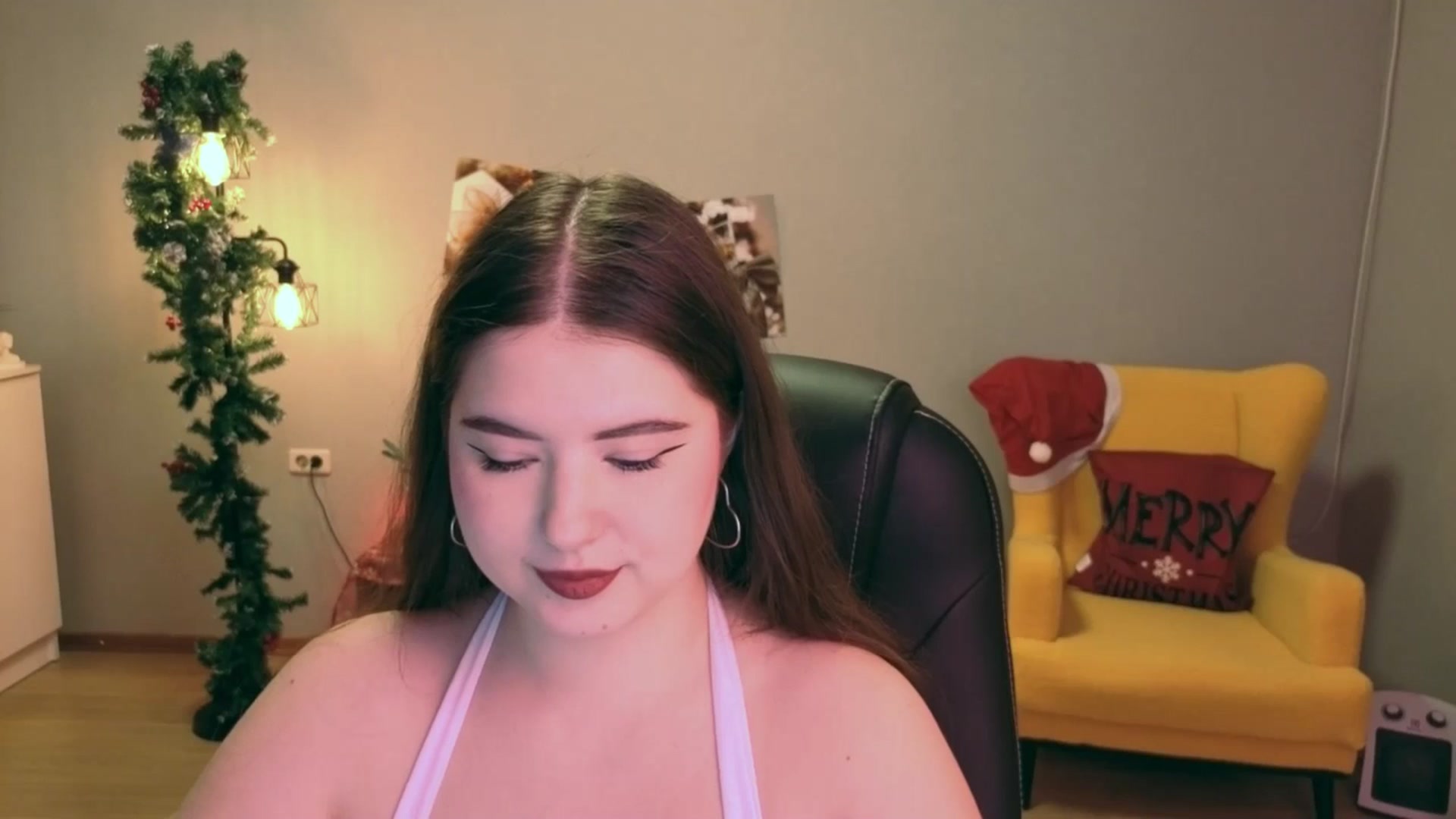 Gallery image thumbnail from EnigmaVeil's myfreecams stream on, 12/25/2025, 19:22 image 13 of 20