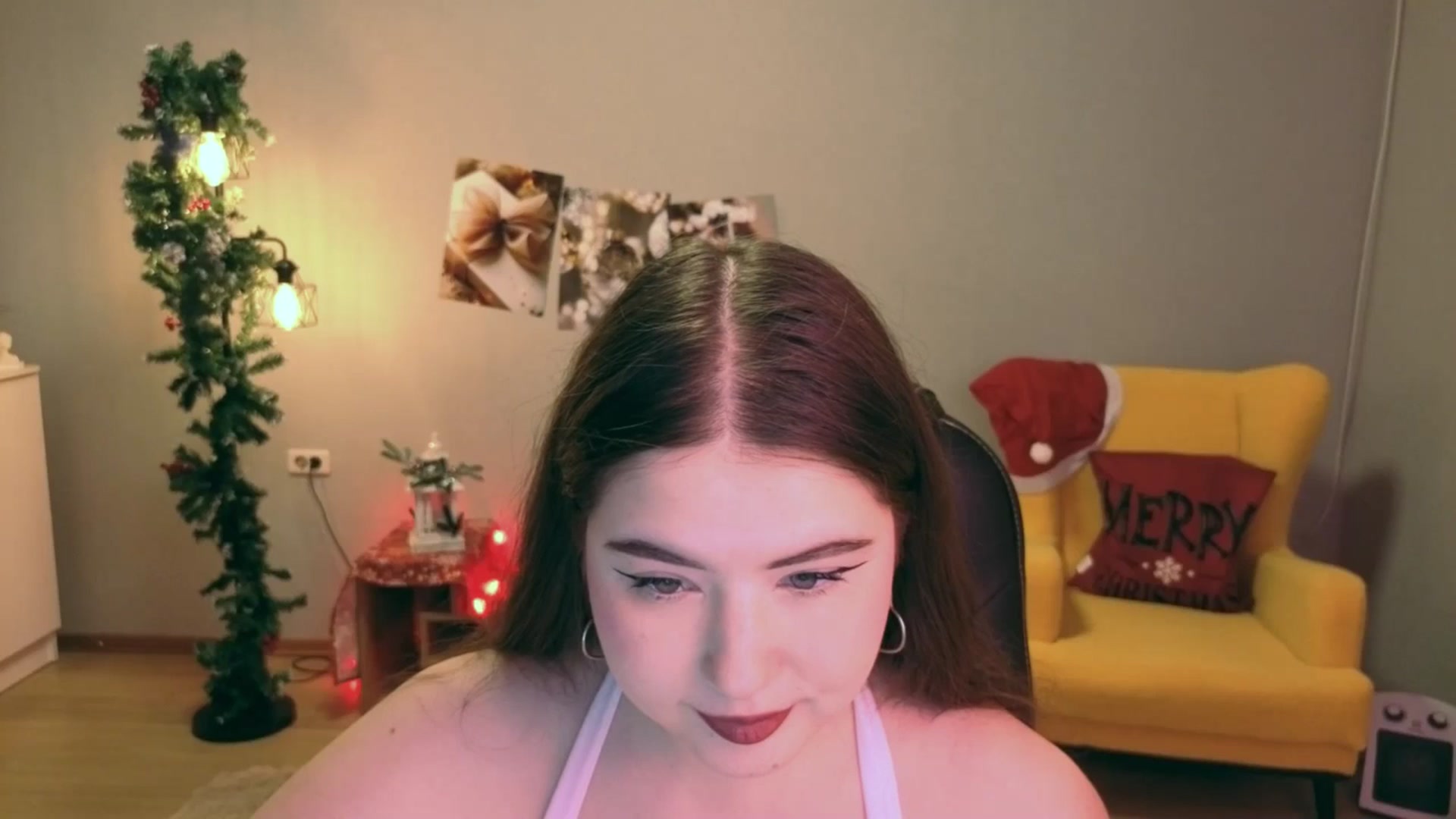 Gallery image thumbnail from EnigmaVeil's myfreecams stream on, 12/25/2025, 19:22 image 10 of 20
