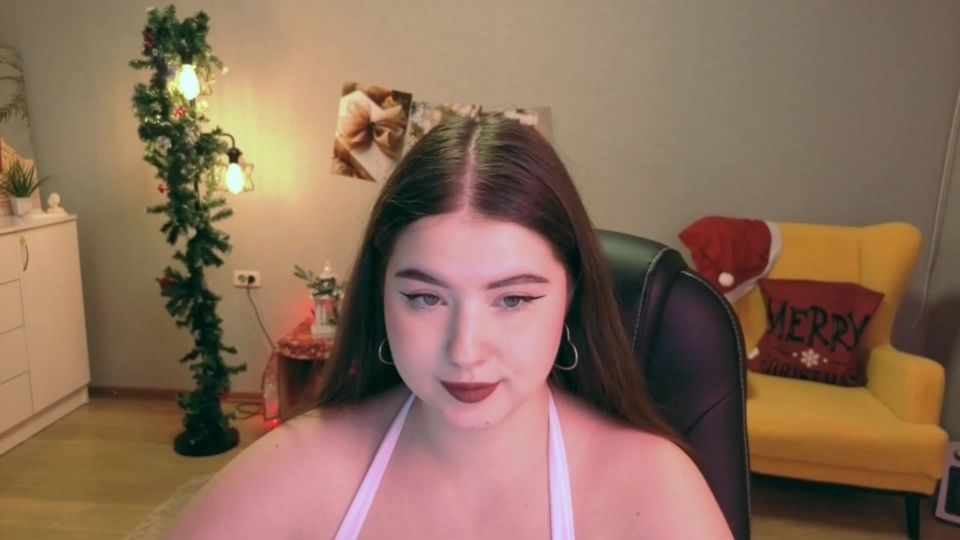 Gallery image thumbnail from EnigmaVeil's myfreecams stream on, 12/25/2025, 20:47 image 4 of 20