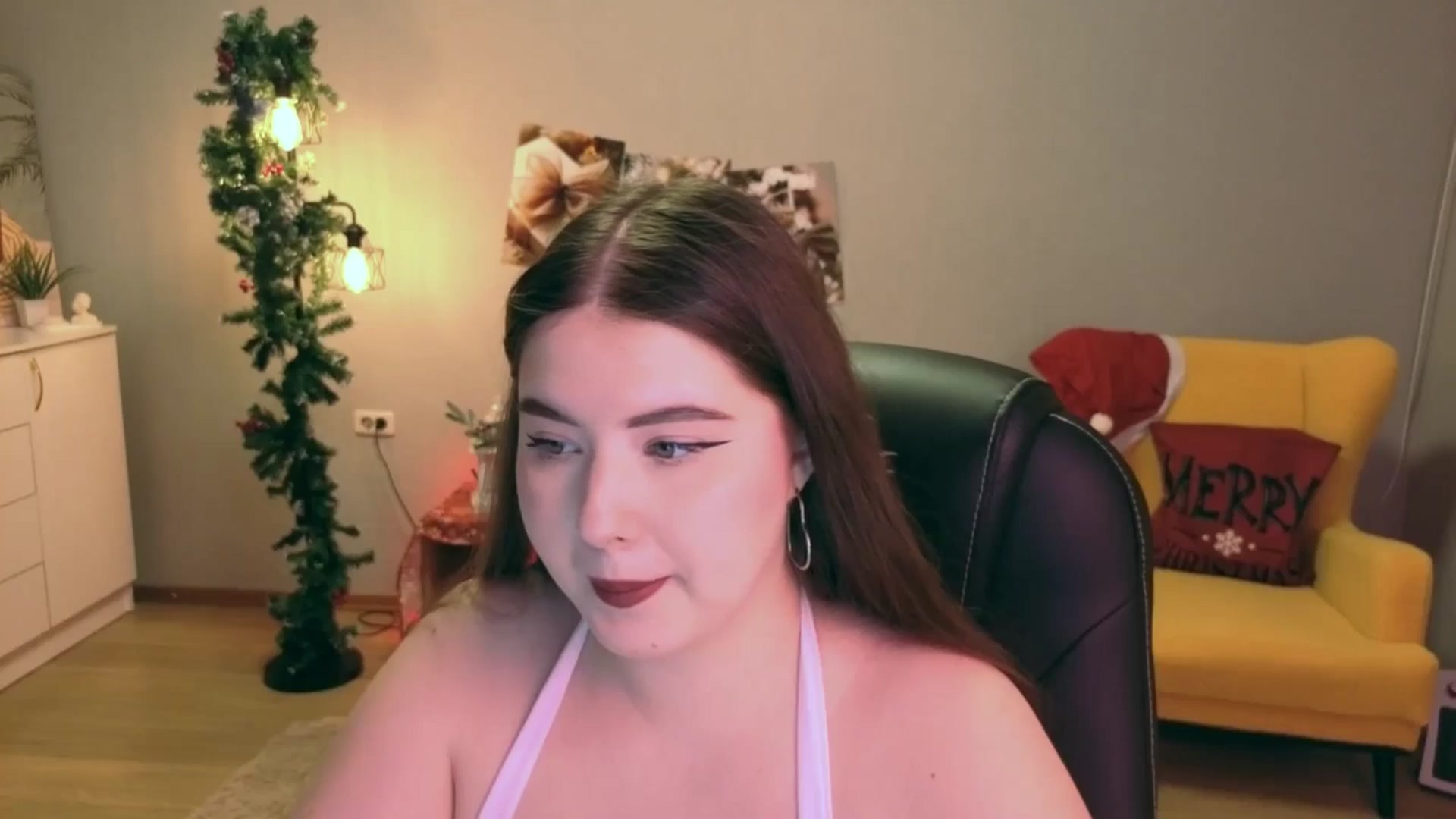 Gallery image thumbnail from EnigmaVeil's myfreecams stream on, 12/25/2025, 20:47 image 12 of 20