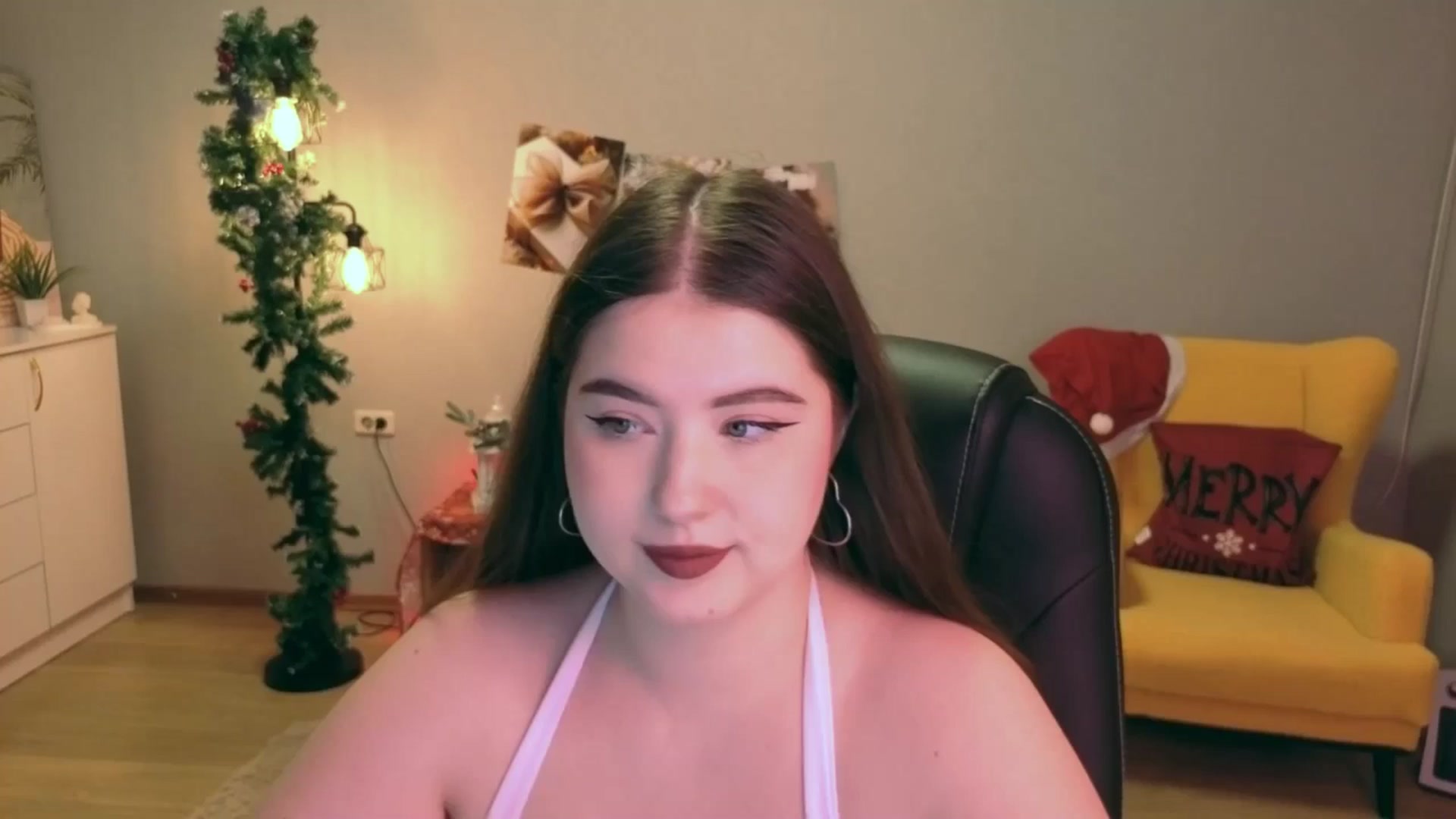 Gallery image thumbnail from EnigmaVeil's myfreecams stream on, 12/25/2025, 20:47 image 1 of 20
