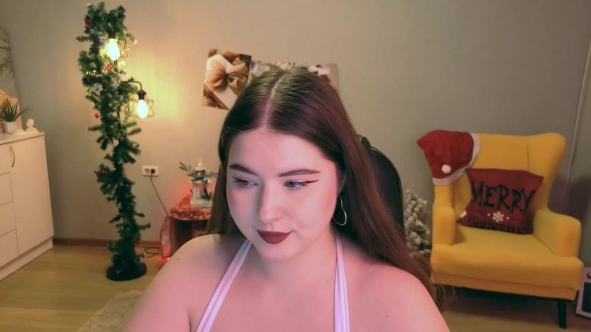 Gallery image thumbnail from EnigmaVeil's myfreecams stream on, 12/25/2025, 21:13 image 15 of 20