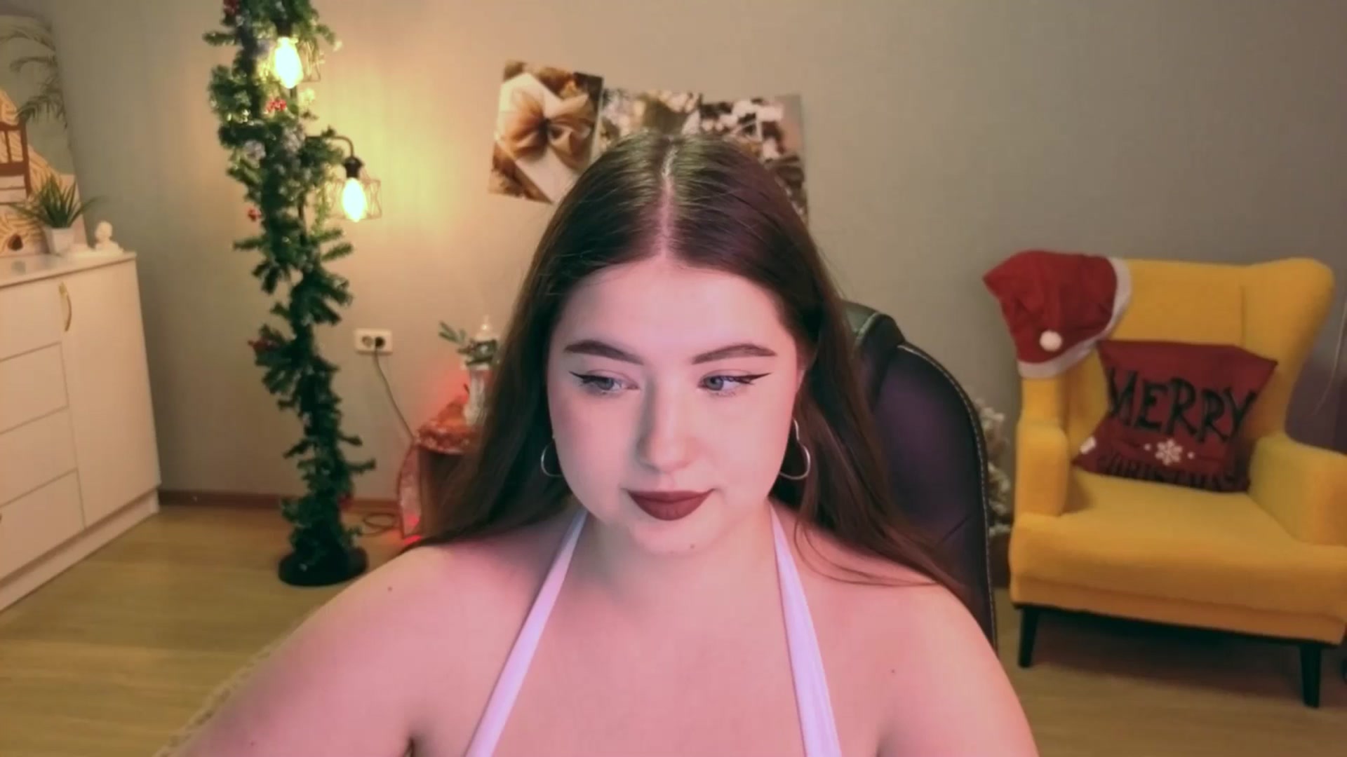 Gallery image thumbnail from EnigmaVeil's myfreecams stream on, 12/25/2025, 22:14 image 3 of 20