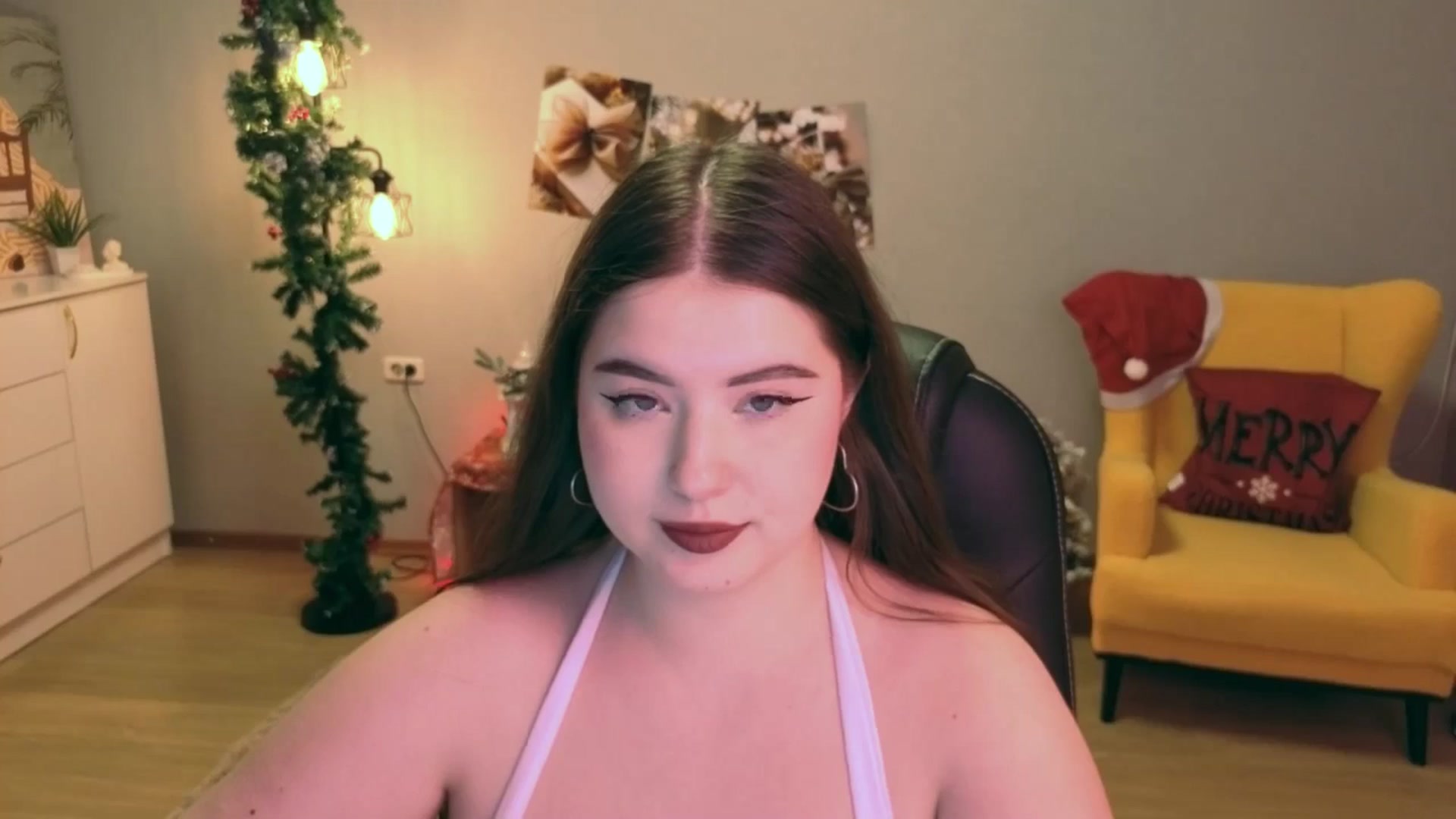 Gallery image thumbnail from EnigmaVeil's myfreecams stream on, 12/25/2025, 22:14 image 4 of 20