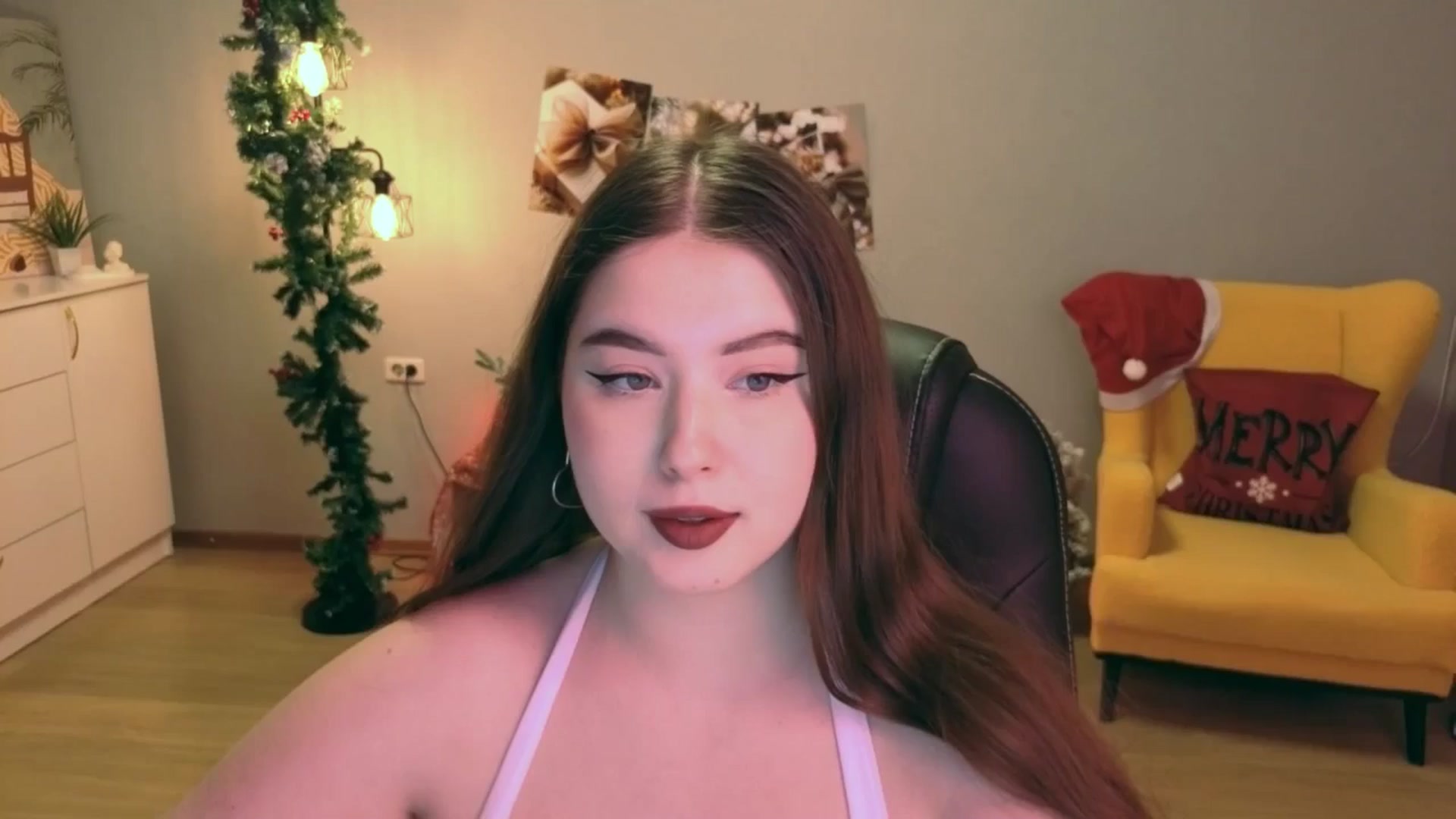 Gallery image thumbnail from EnigmaVeil's myfreecams stream on, 12/25/2025, 22:14 image 1 of 20