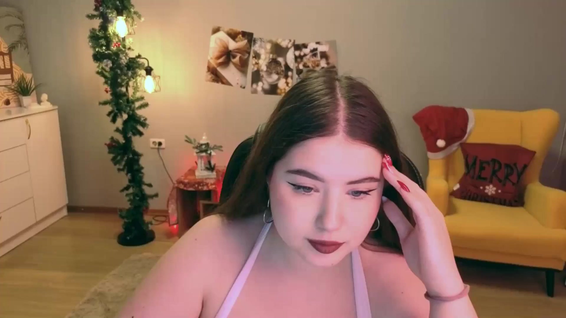 Gallery image thumbnail from EnigmaVeil's myfreecams stream on, 12/25/2025, 22:14 image 10 of 20