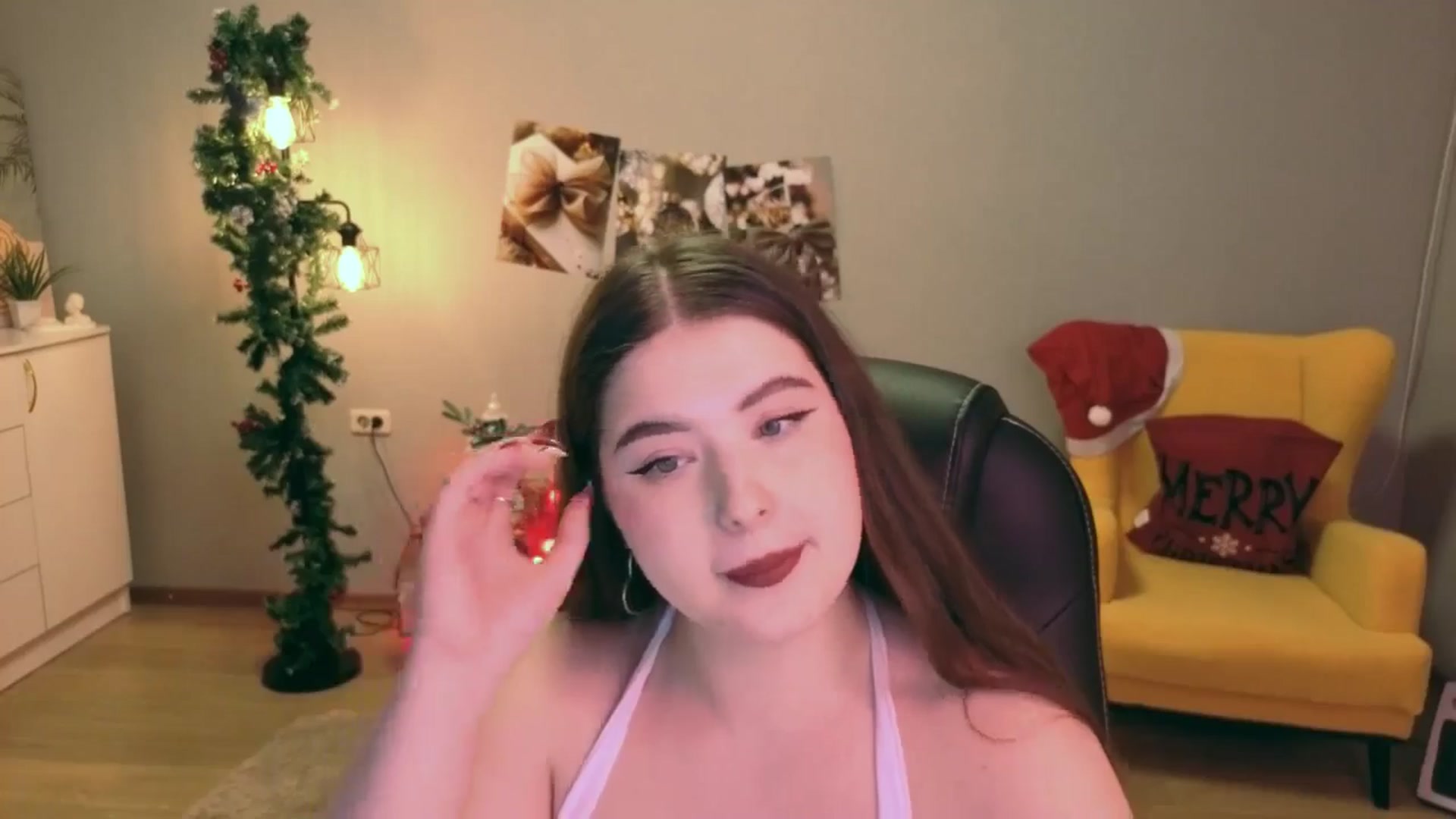 Gallery image thumbnail from EnigmaVeil's myfreecams stream on, 12/25/2025, 23:11 image 2 of 20