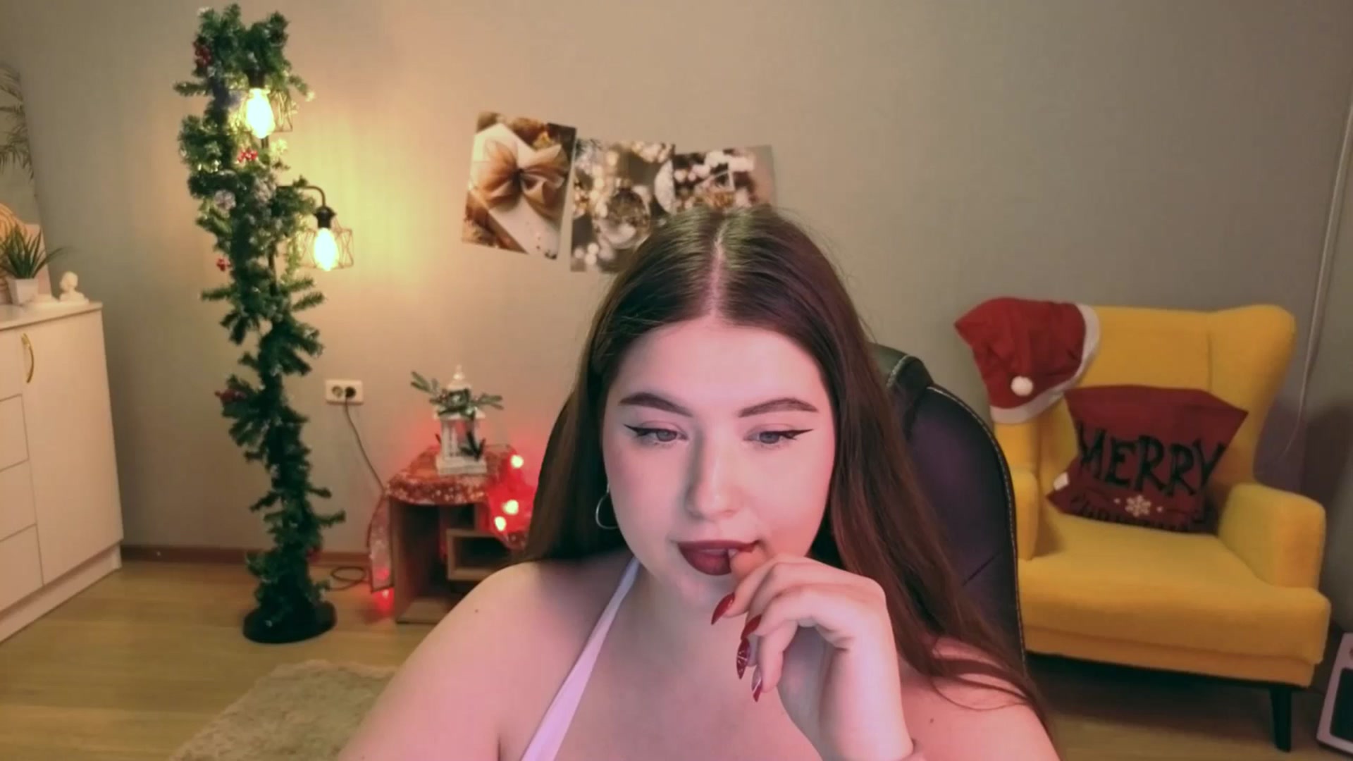 Gallery image thumbnail from EnigmaVeil's myfreecams stream on, 12/25/2025, 23:11 image 1 of 20