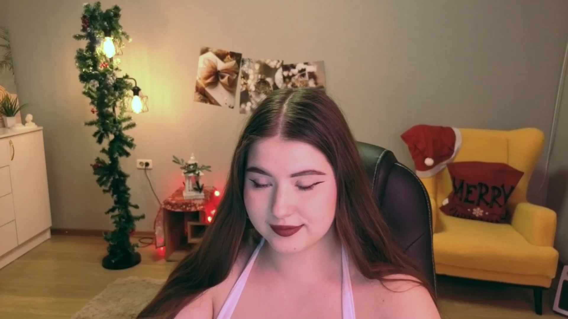 Gallery image thumbnail from EnigmaVeil's myfreecams stream on, 12/25/2025, 23:11 image 10 of 20