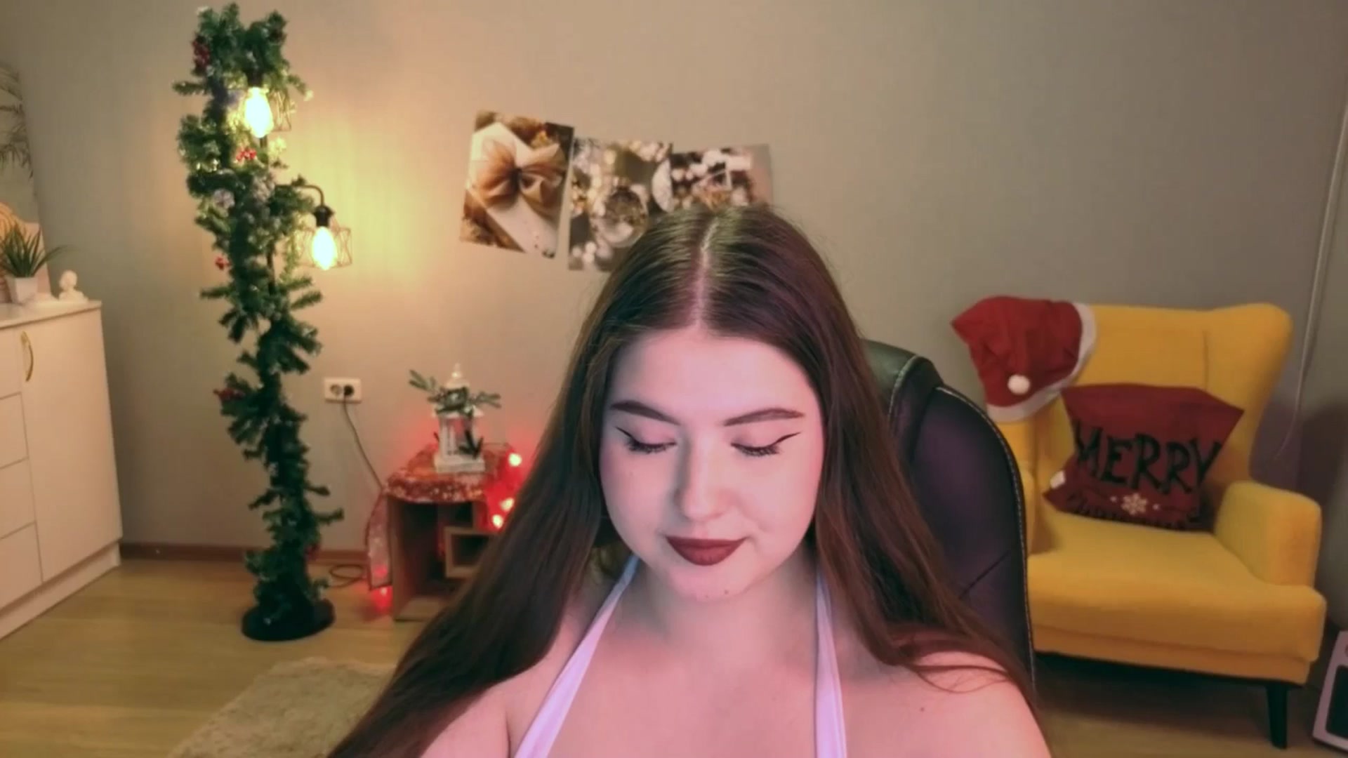 Gallery image thumbnail from EnigmaVeil's myfreecams stream on, 12/25/2025, 23:11 image 8 of 20